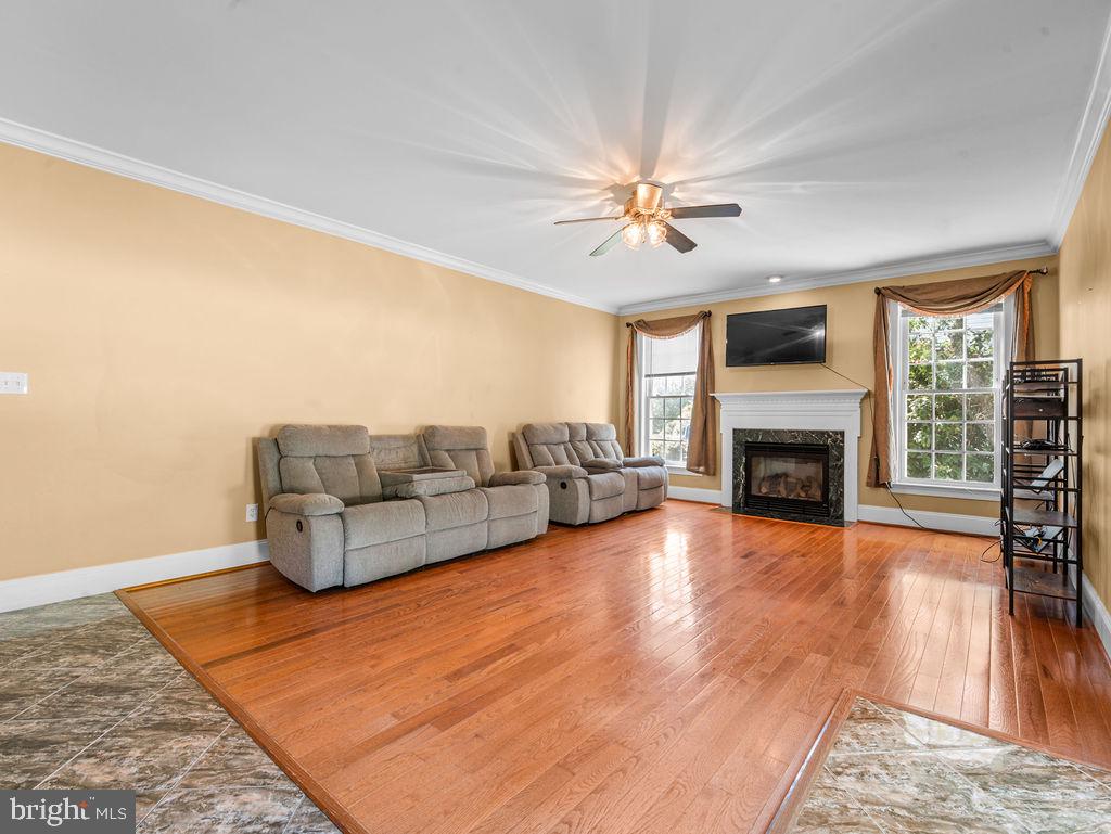 CROSS POINT - Residential