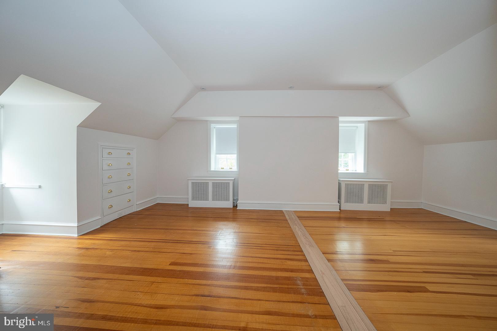 BRYN MAWR - Residential