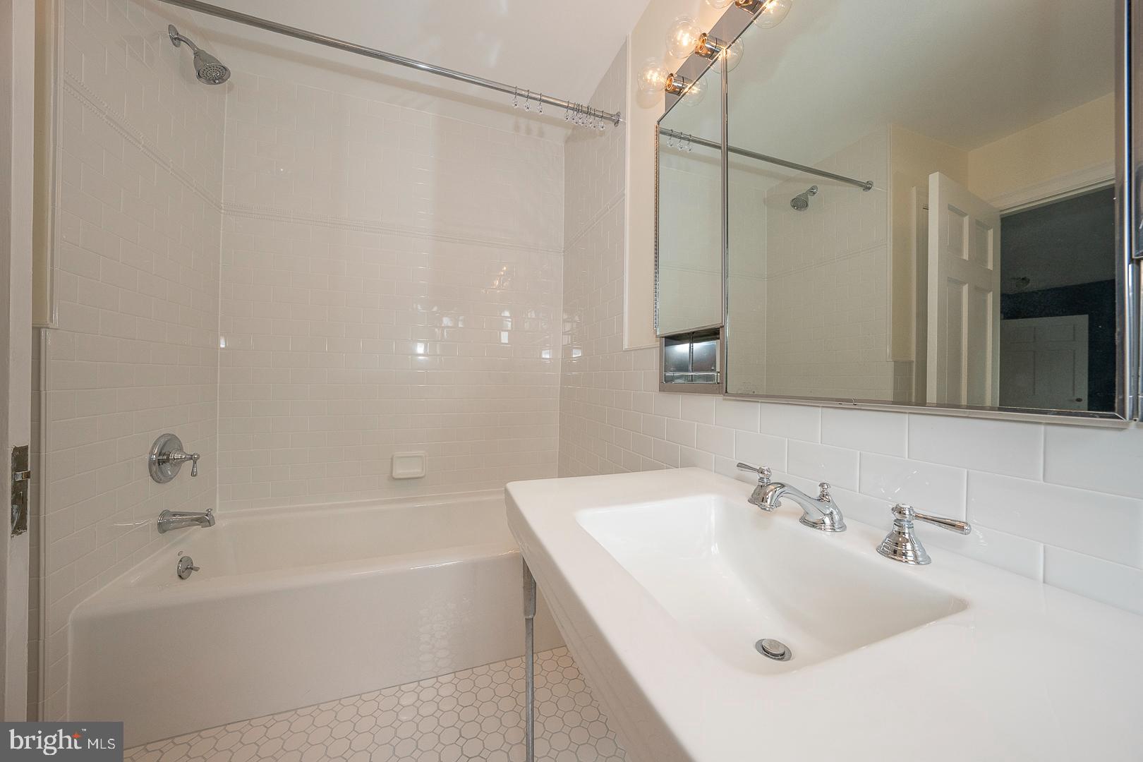 BRYN MAWR - Residential