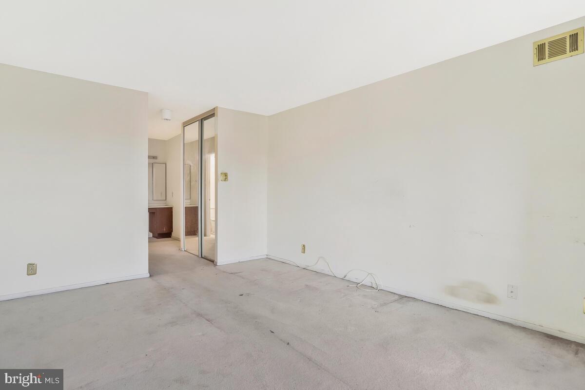 WATERGATE AT LANDMARK - Residential