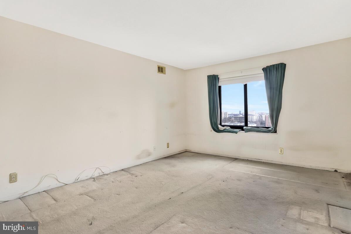 WATERGATE AT LANDMARK - Residential