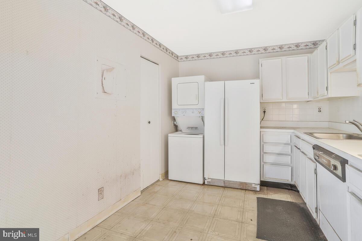 WATERGATE AT LANDMARK - Residential