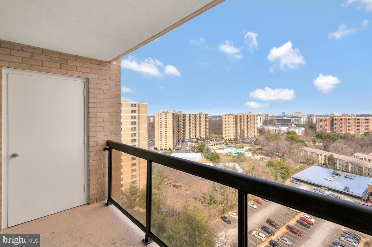 WATERGATE AT LANDMARK - Residential