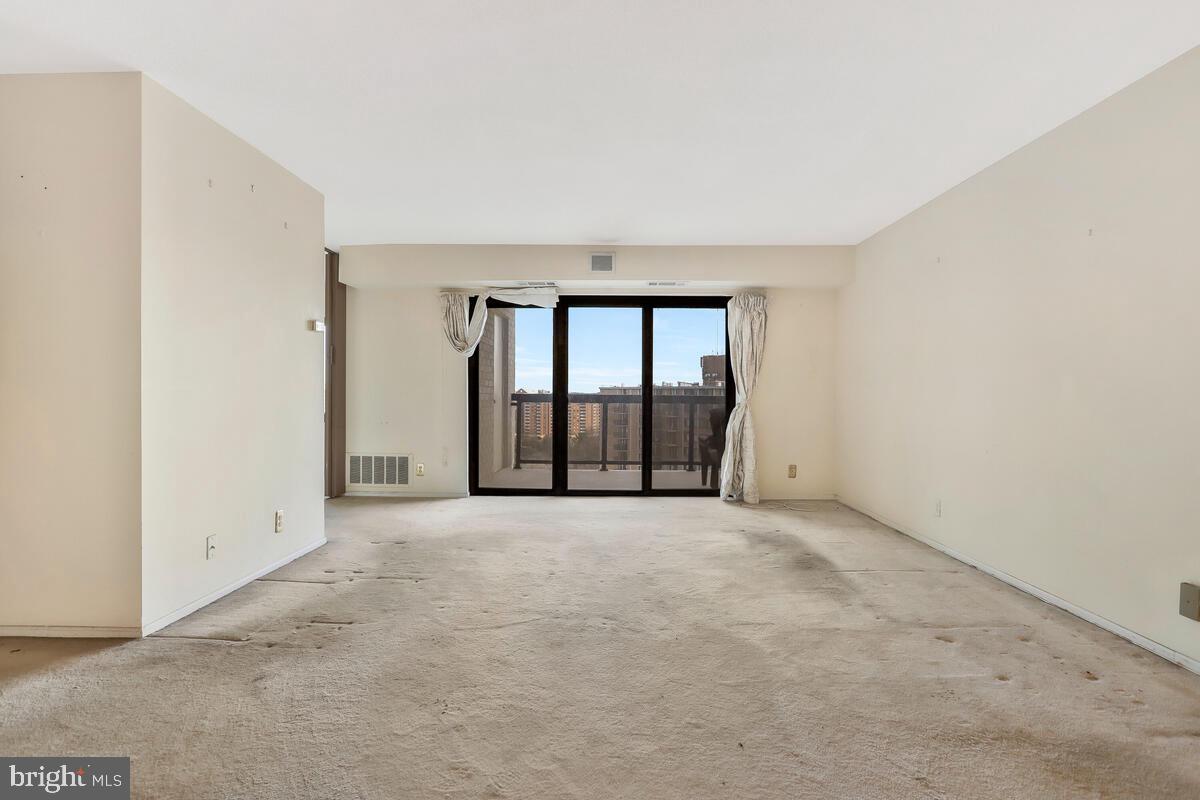 WATERGATE AT LANDMARK - Residential