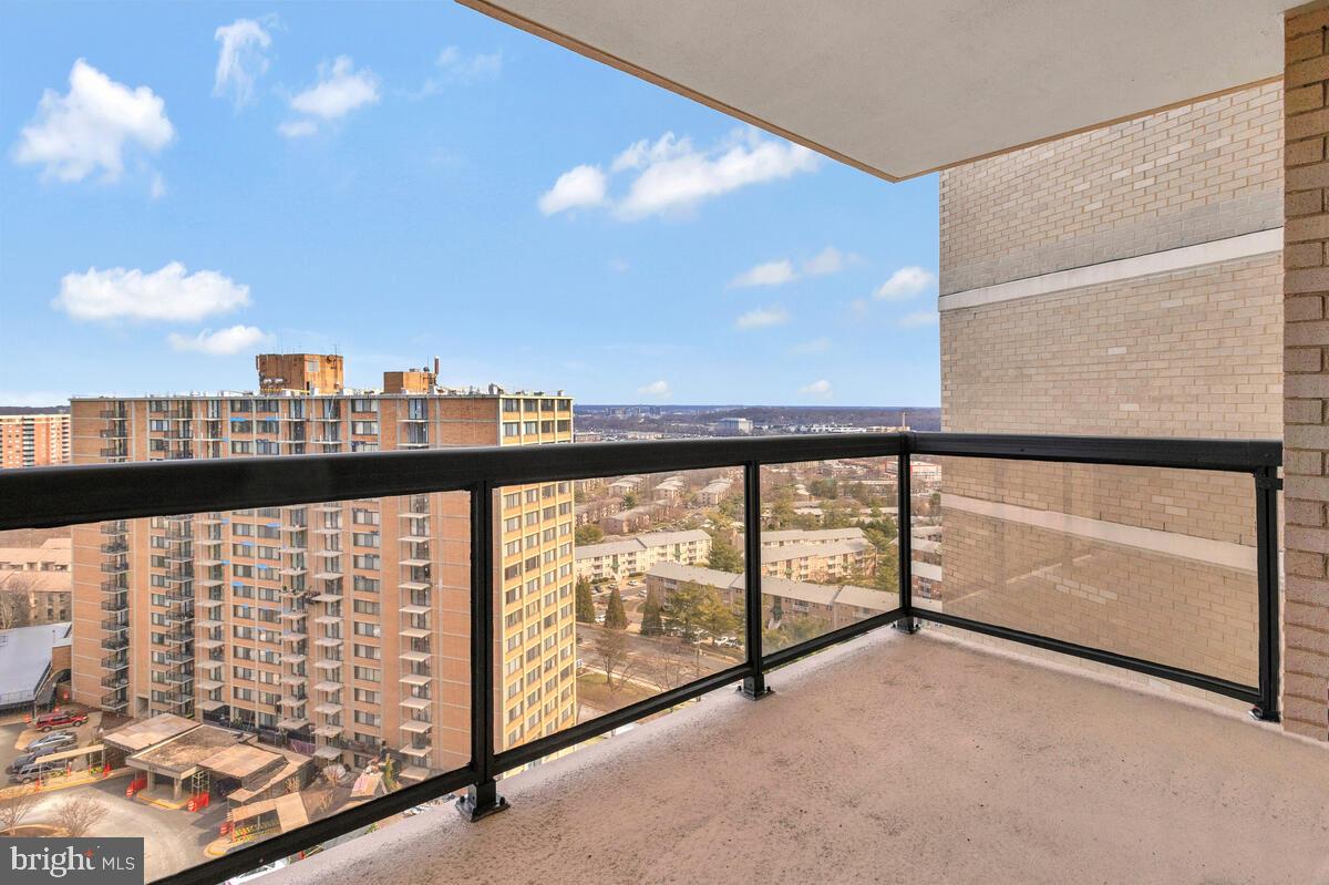 WATERGATE AT LANDMARK - Residential