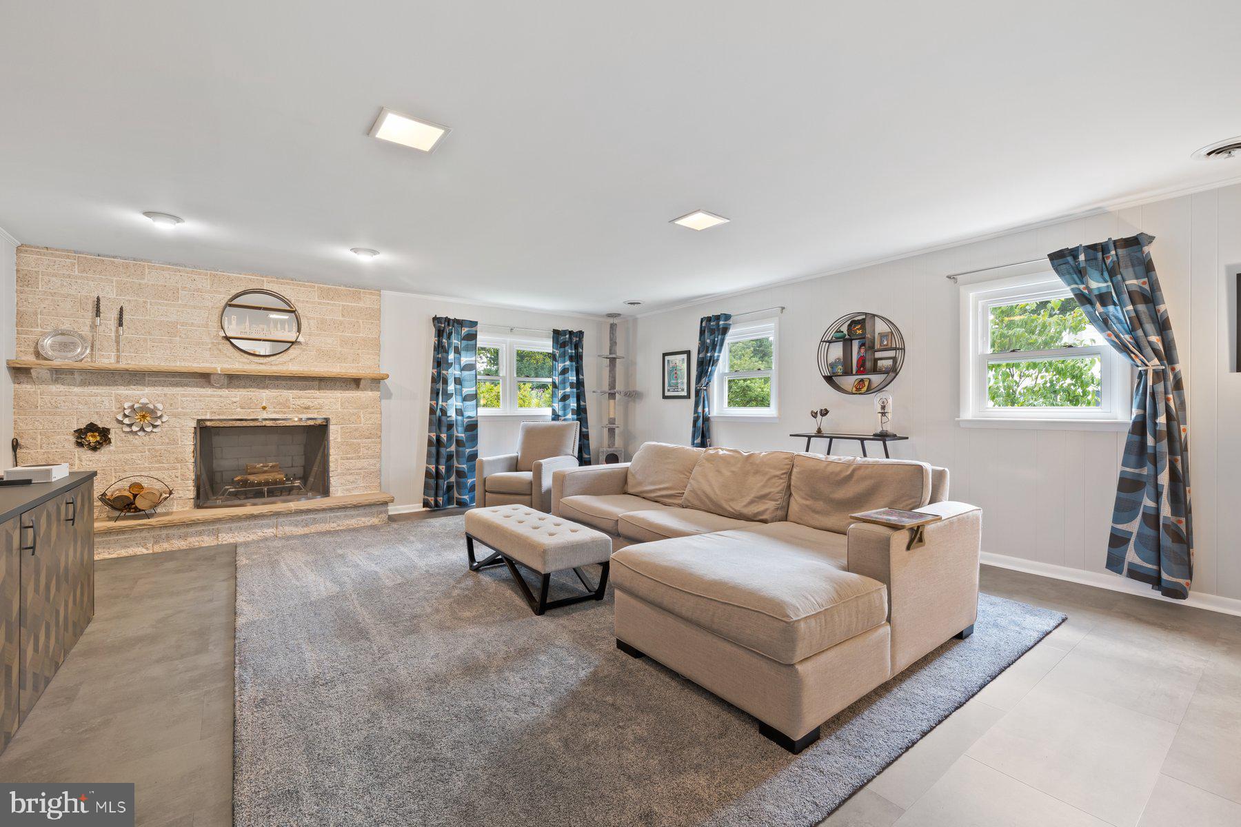 MIDDLETOWN - Residential