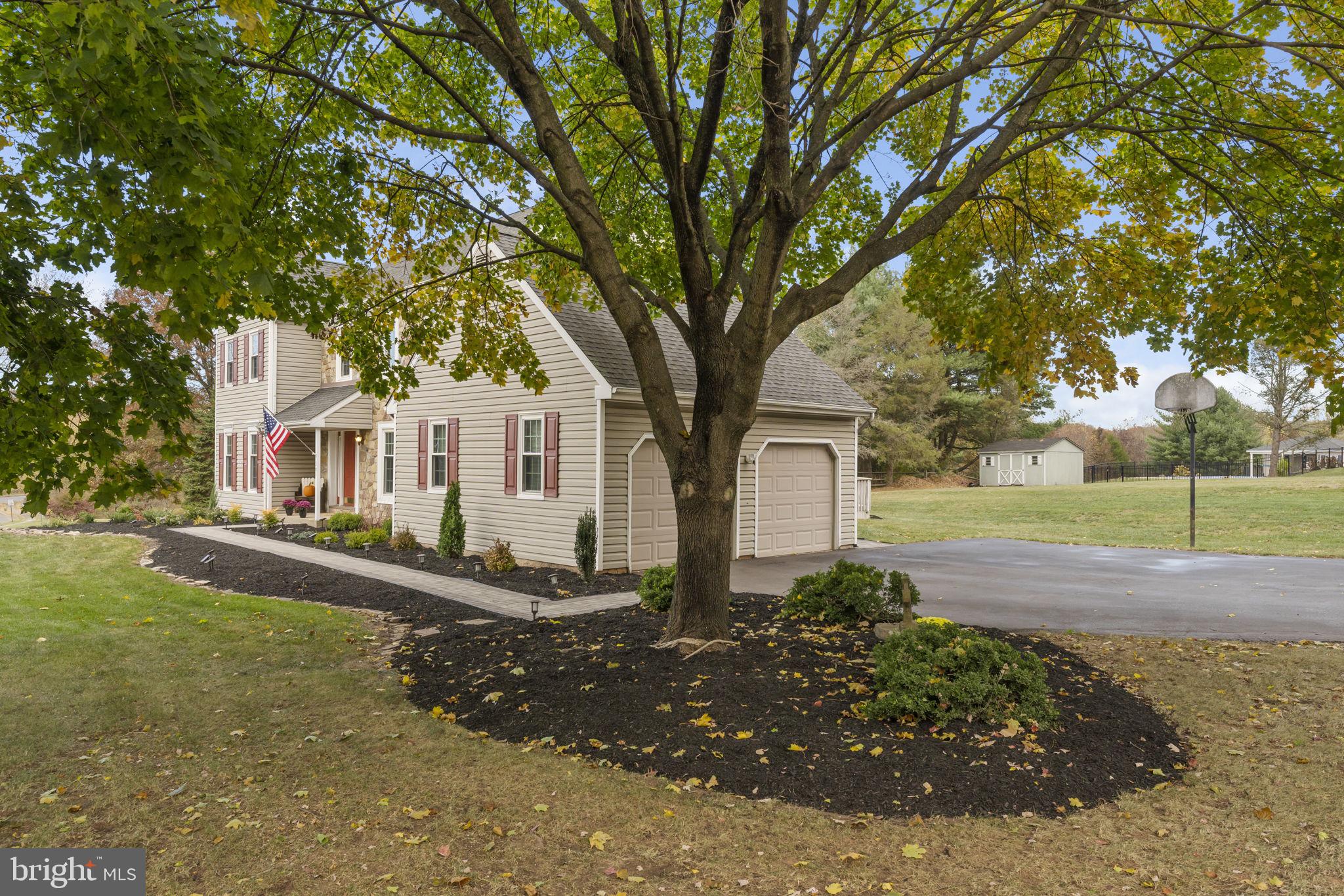 OLD MILL ESTS - Residential