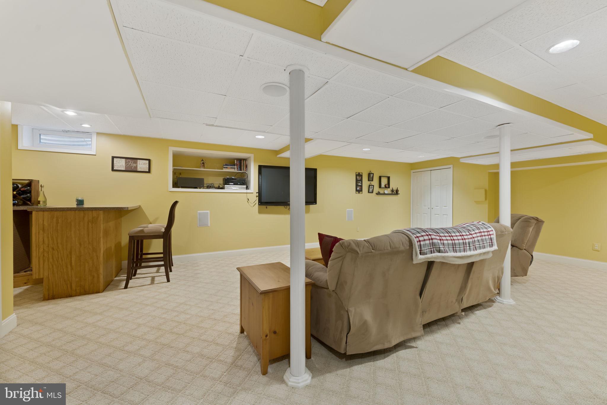 OLD MILL ESTS - Residential