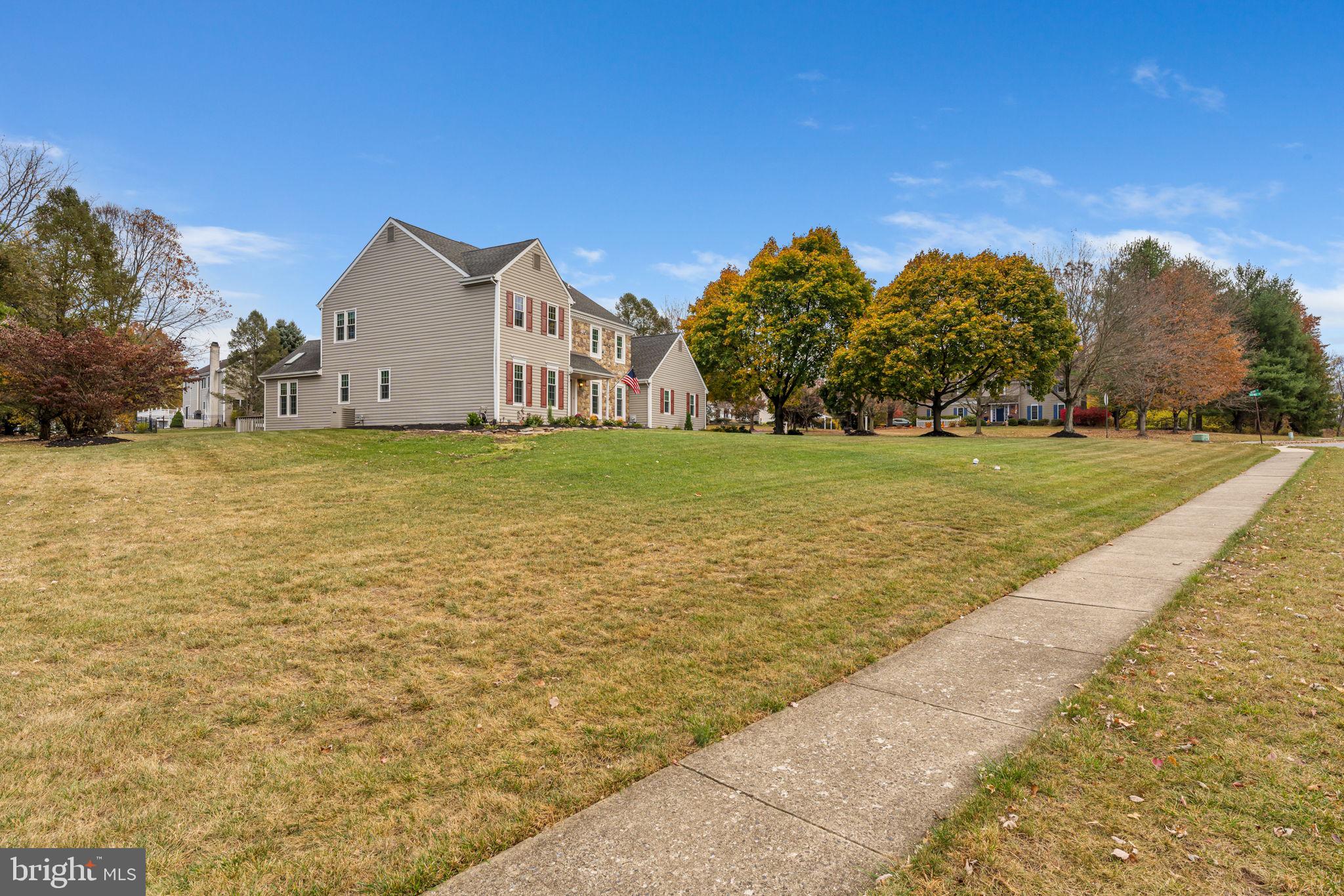 OLD MILL ESTS - Residential