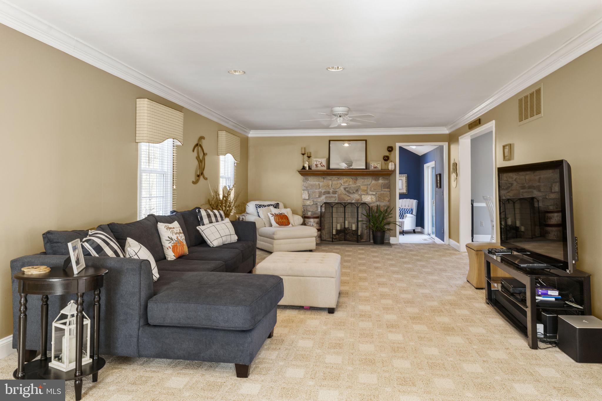 OLD MILL ESTS - Residential