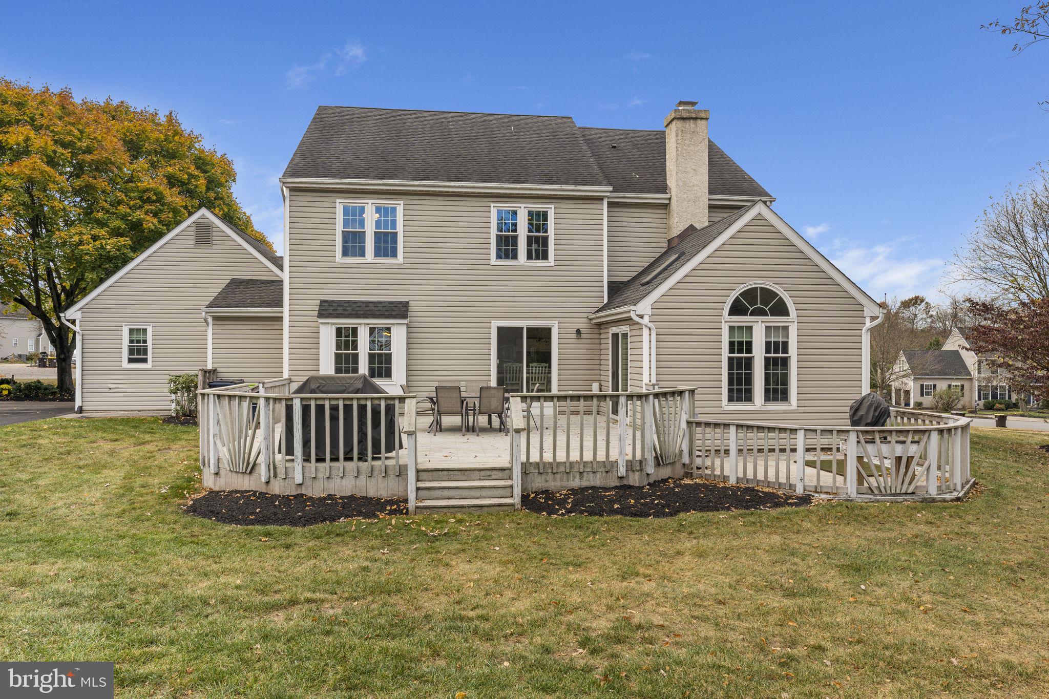 OLD MILL ESTS - Residential