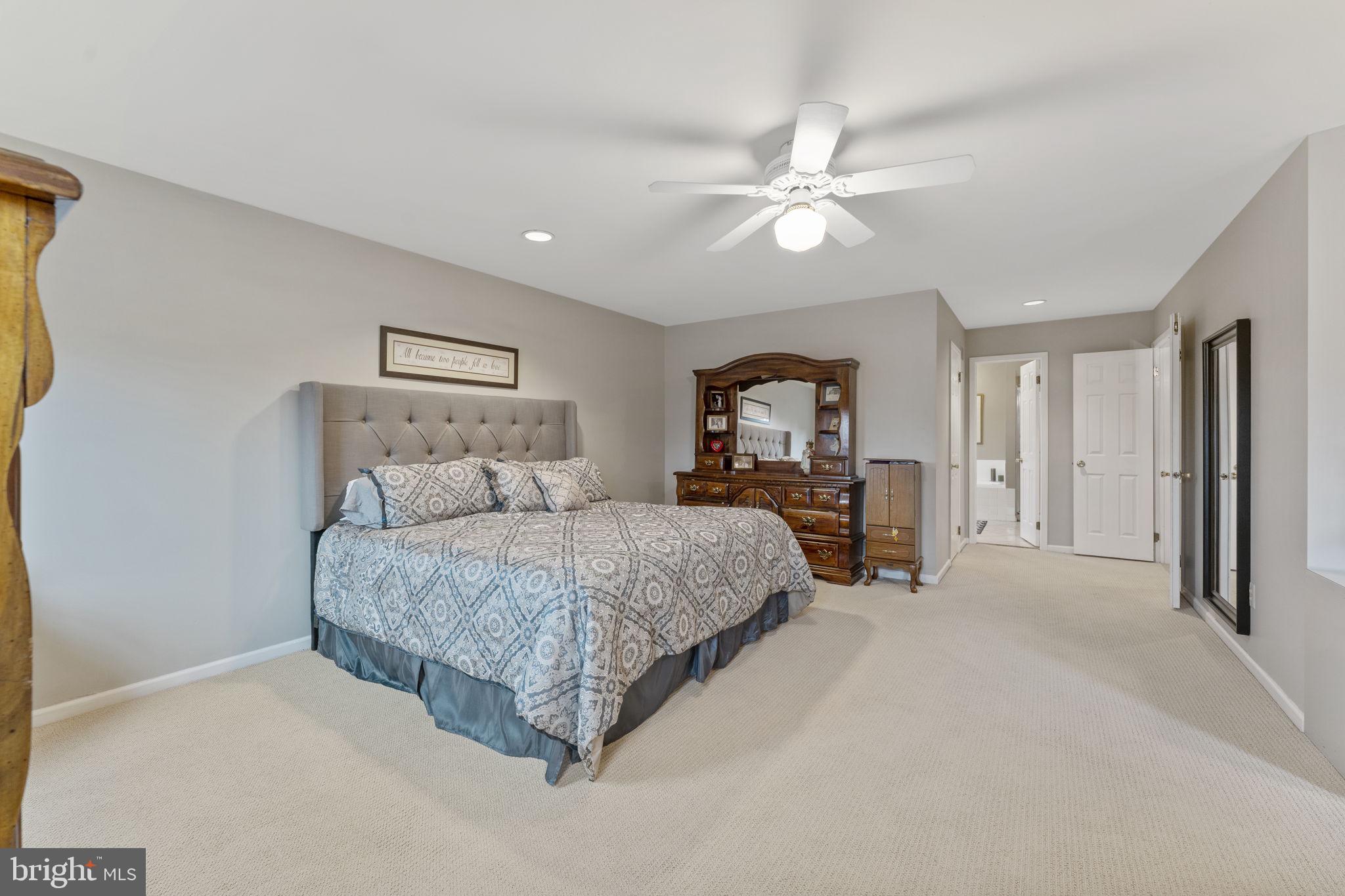 OLD MILL ESTS - Residential