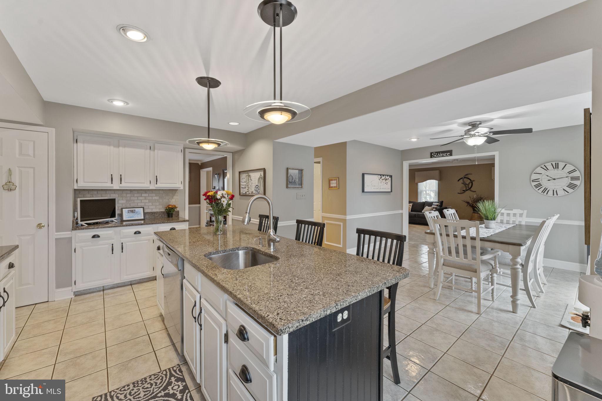 OLD MILL ESTS - Residential