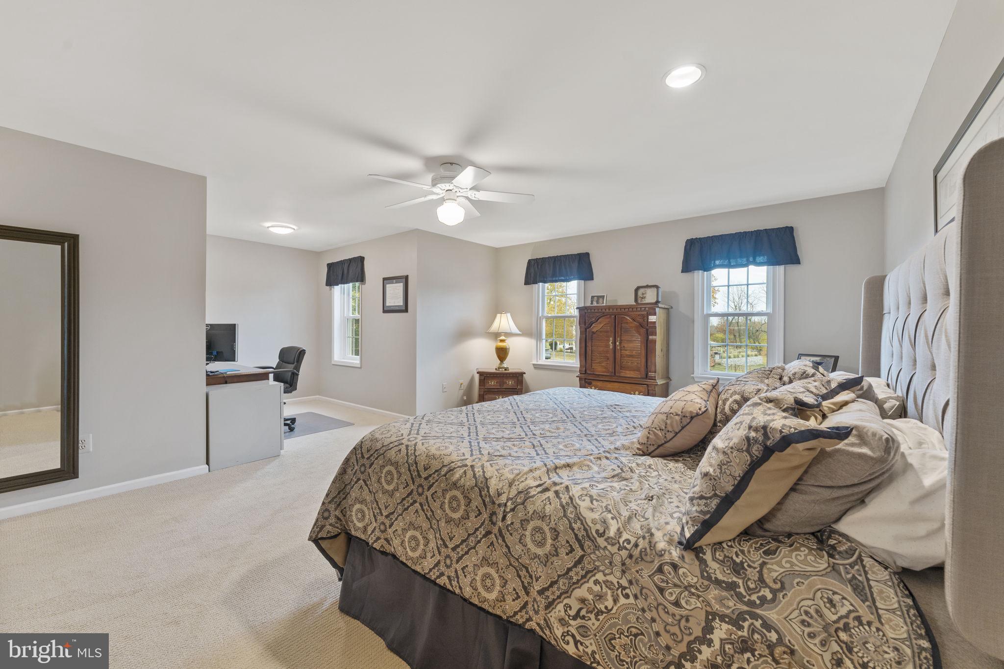 OLD MILL ESTS - Residential