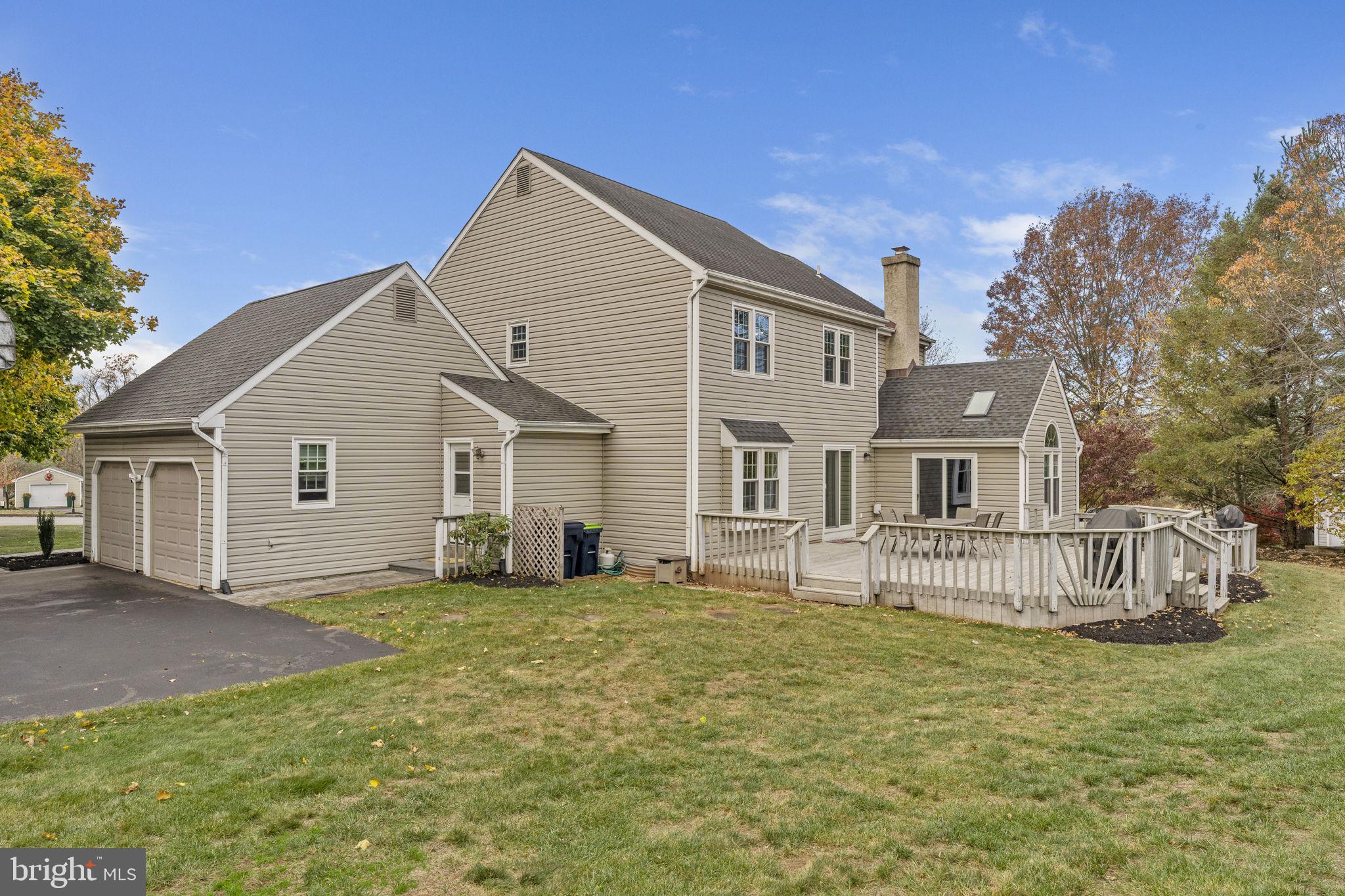 OLD MILL ESTS - Residential