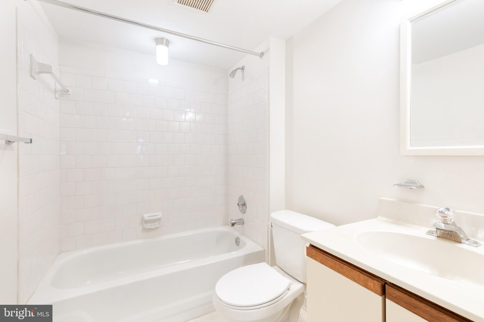 SHEPHERDS KNOLL GARDEN - Residential