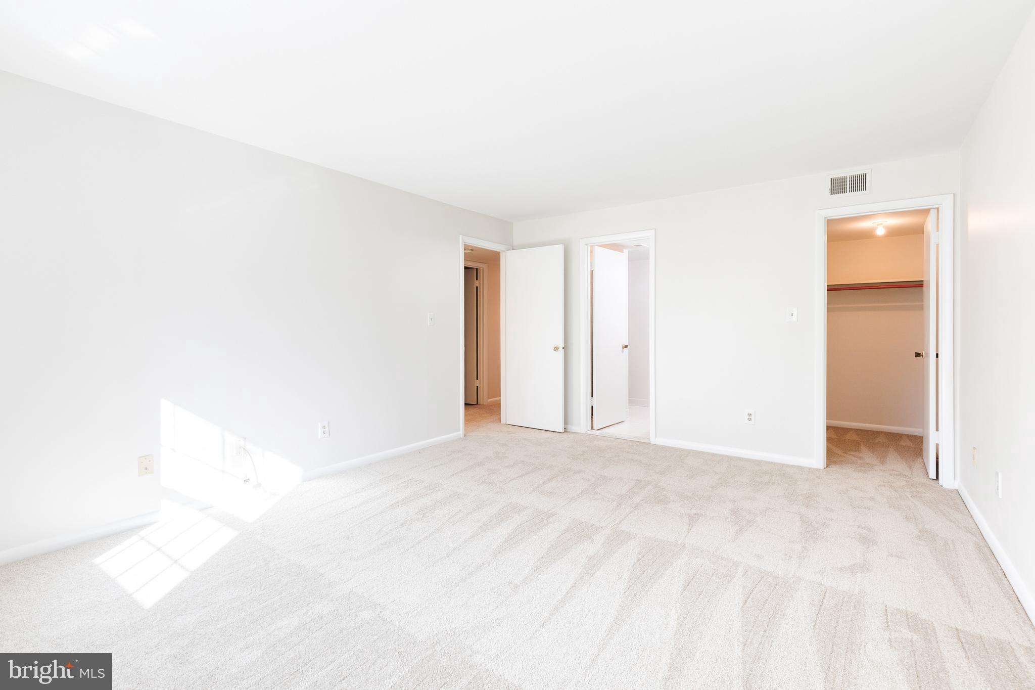 SHEPHERDS KNOLL GARDEN - Residential