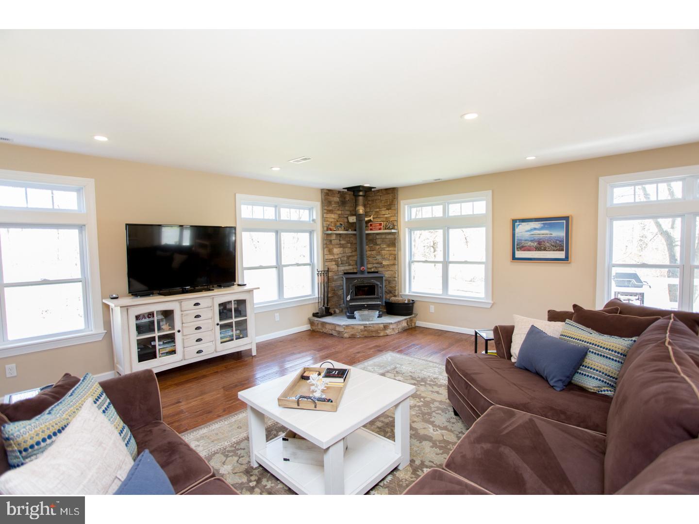 PEBBLE HILL - Residential