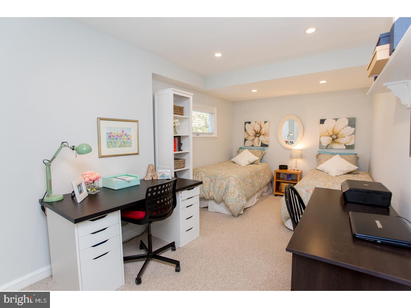 PEBBLE HILL - Residential