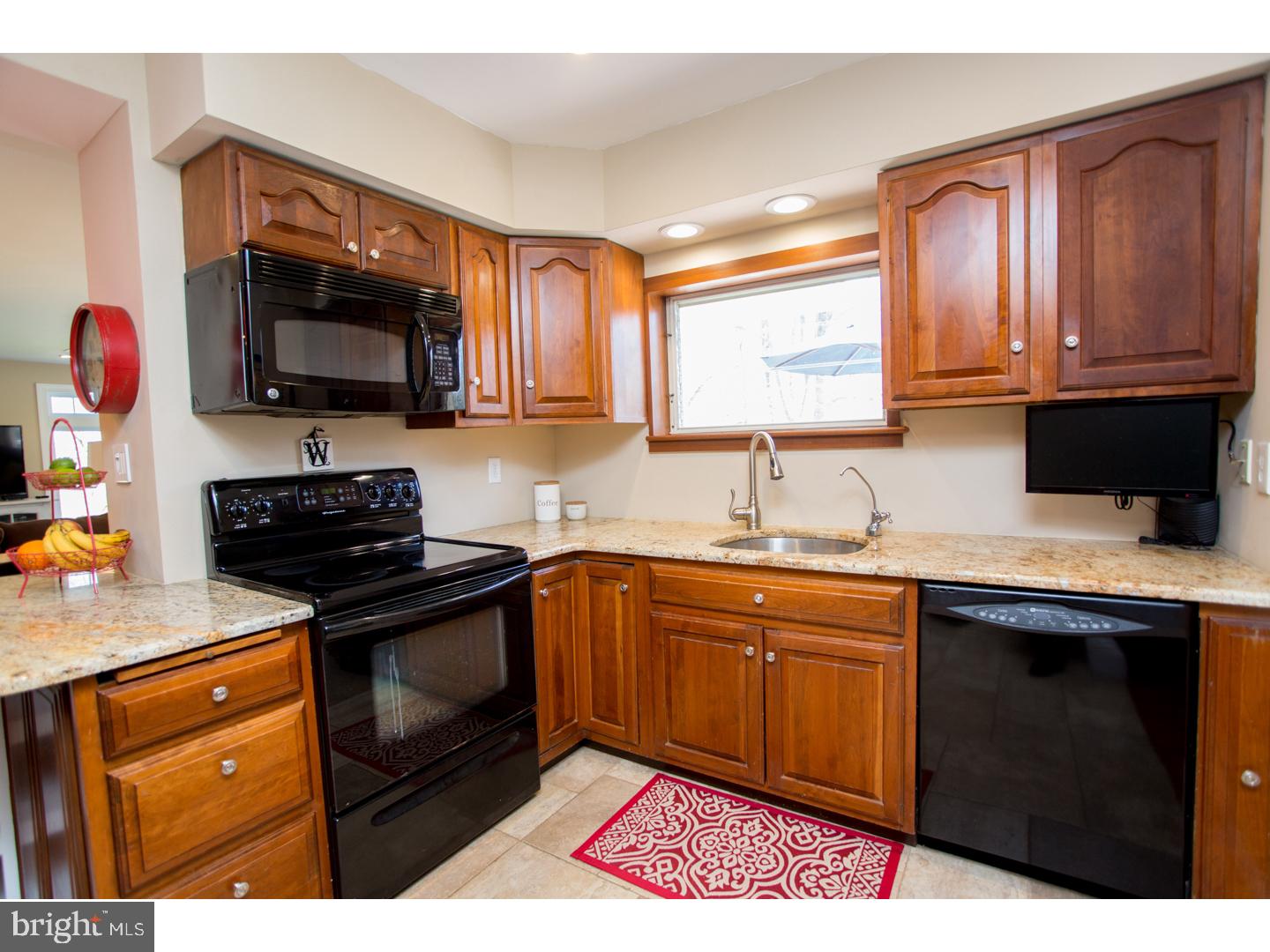 PEBBLE HILL - Residential