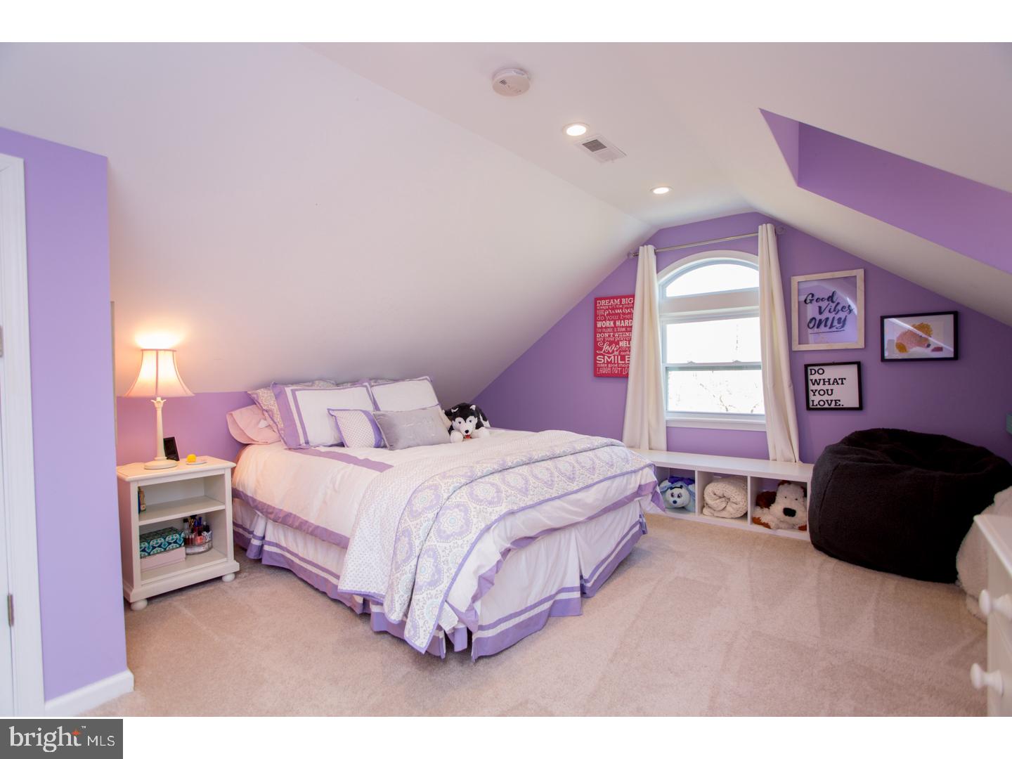 PEBBLE HILL - Residential