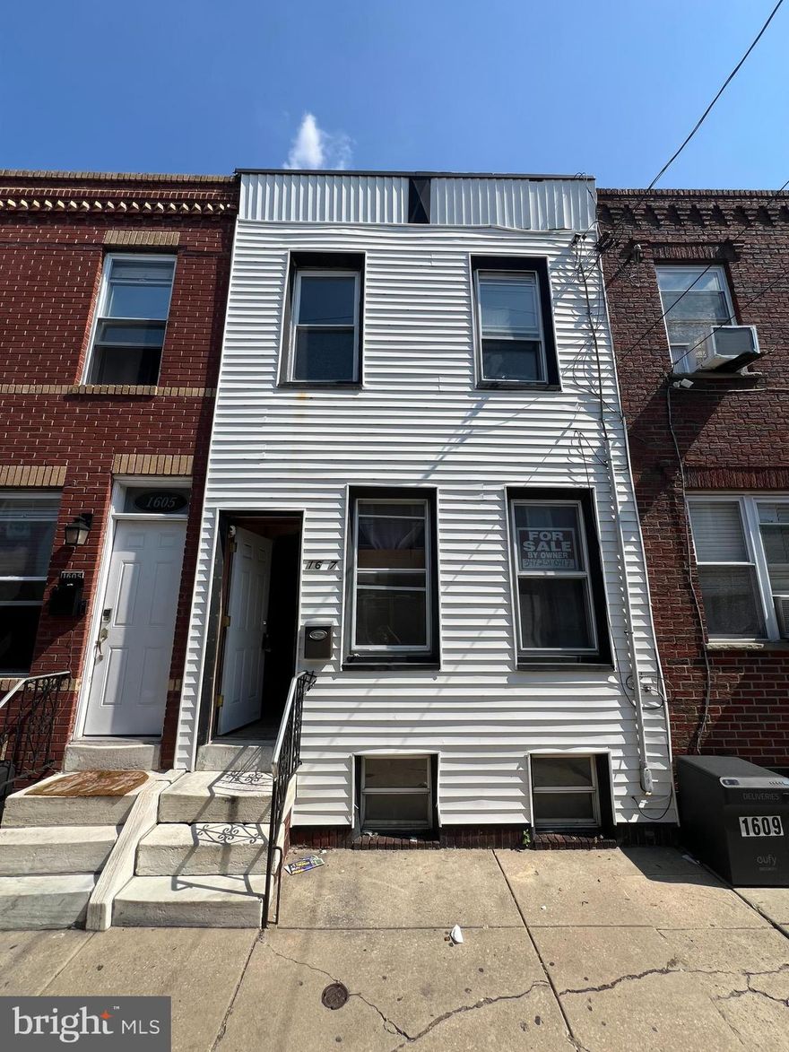 Great deal in the Newbold neighborhood of Philadelphia. It's located at 1607 S Bancroft St, 
Philadelphia, PA 19145, with 3 beds, 1 bath, and sits in a 912 sq ft. This property is currently vacant. Book 
your showing now!