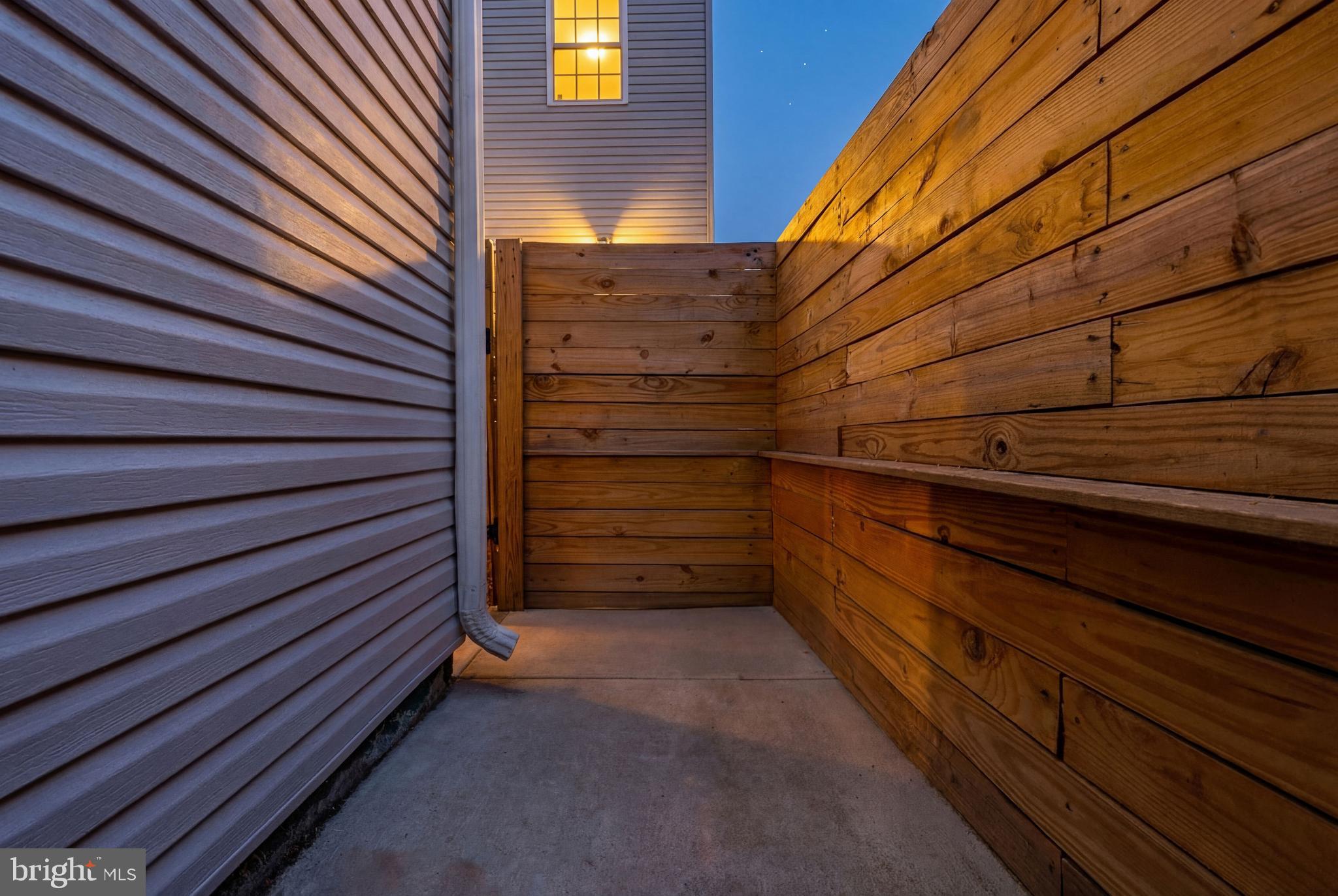 DICKINSON NARROWS - Residential