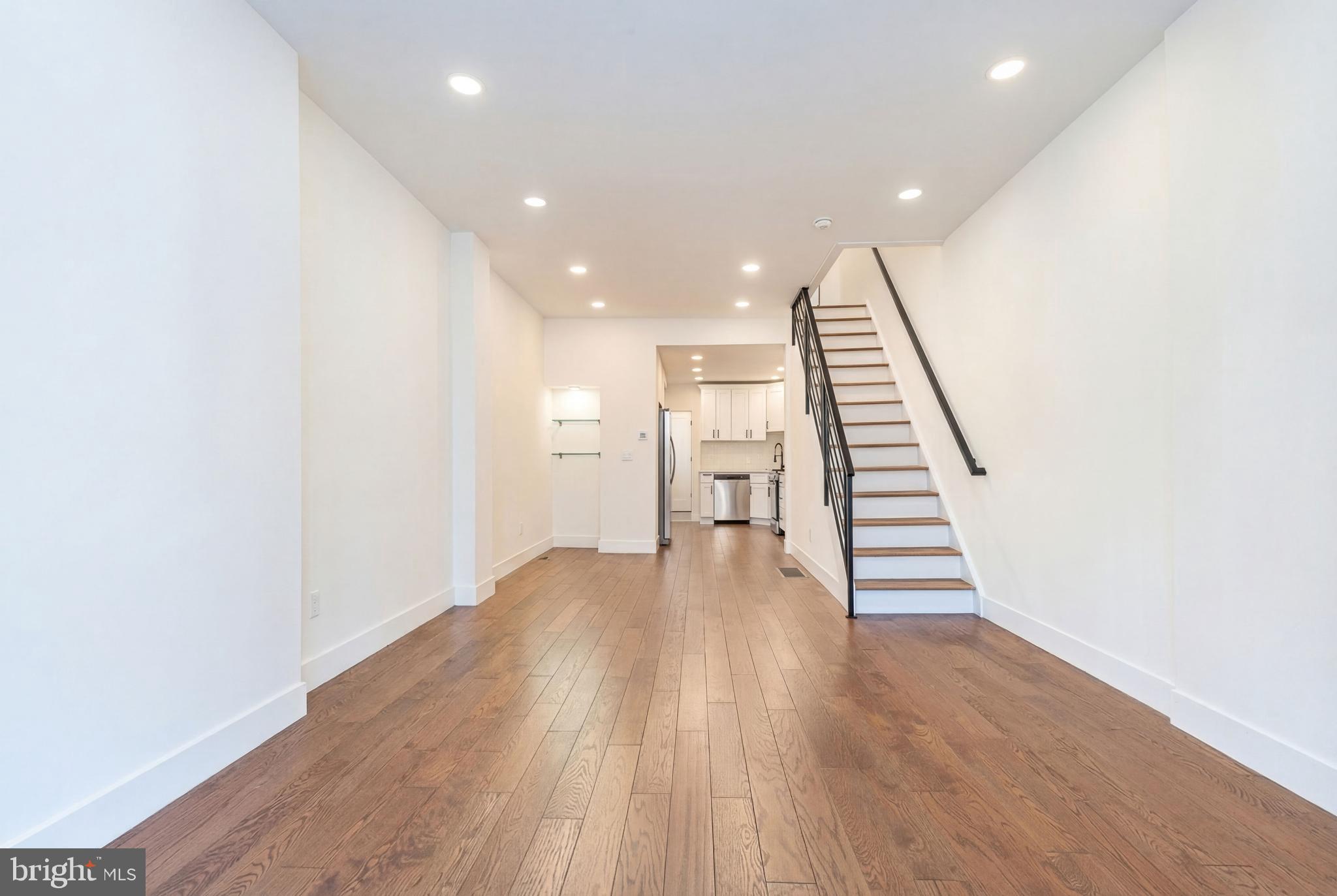 DICKINSON NARROWS - Residential