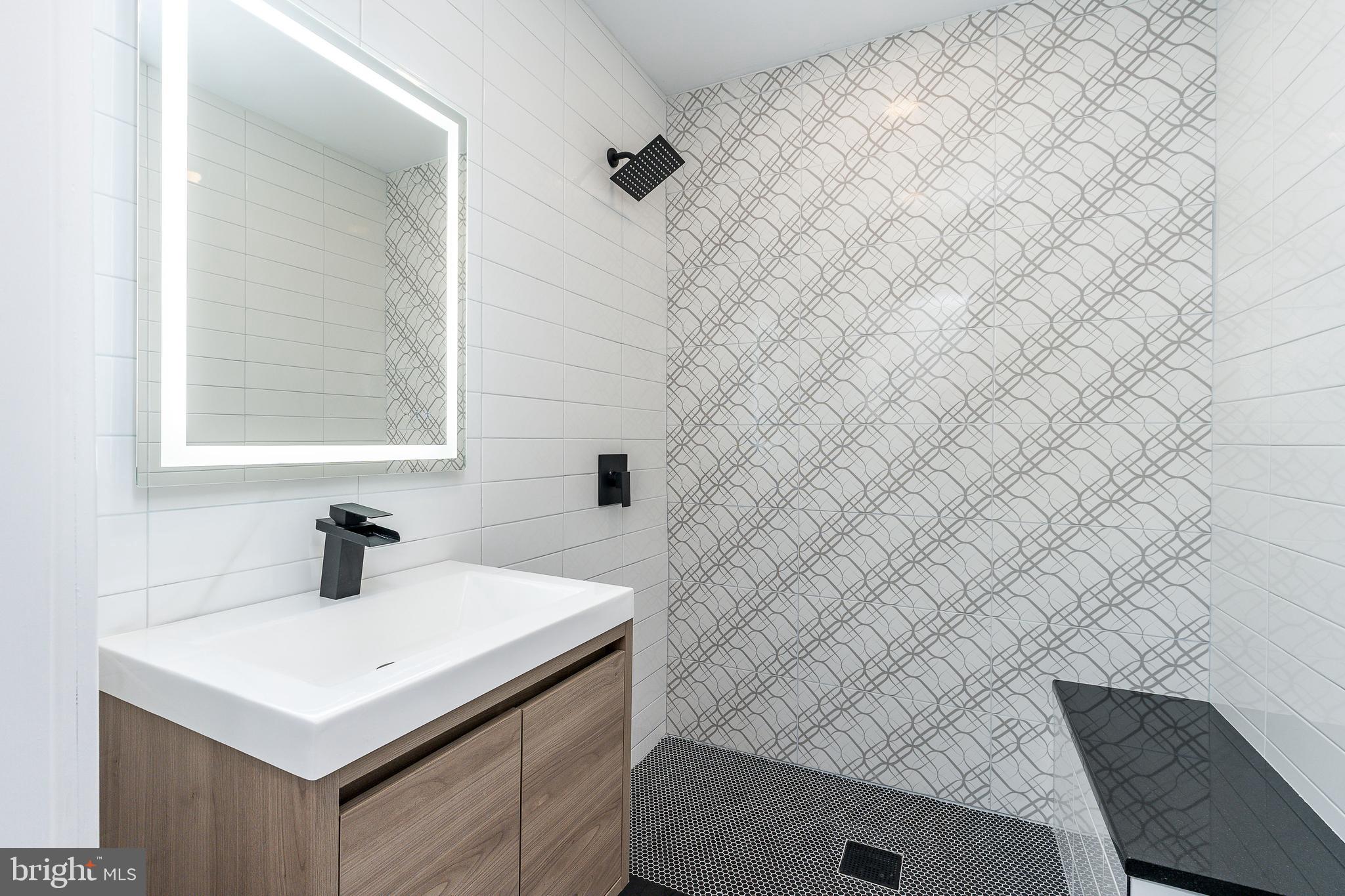 DICKINSON NARROWS - Residential