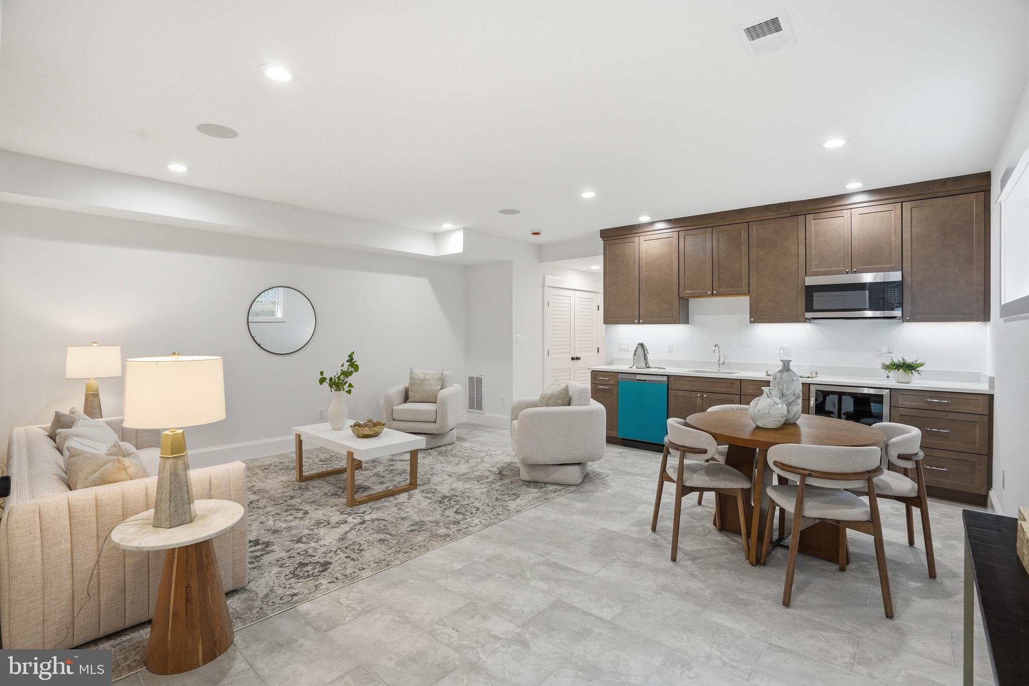 SOUTHGATE - Residential