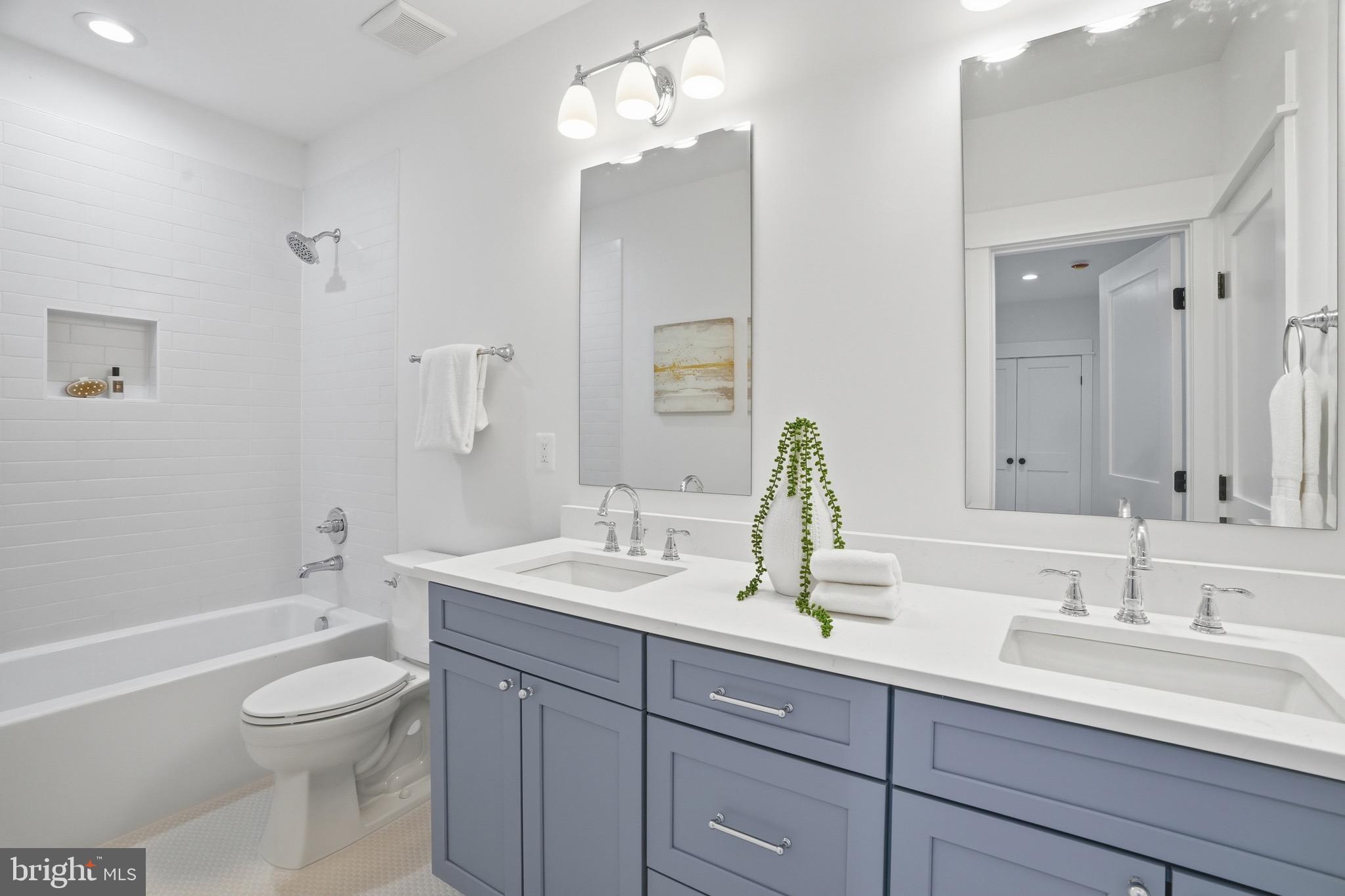 SOUTHGATE - Residential