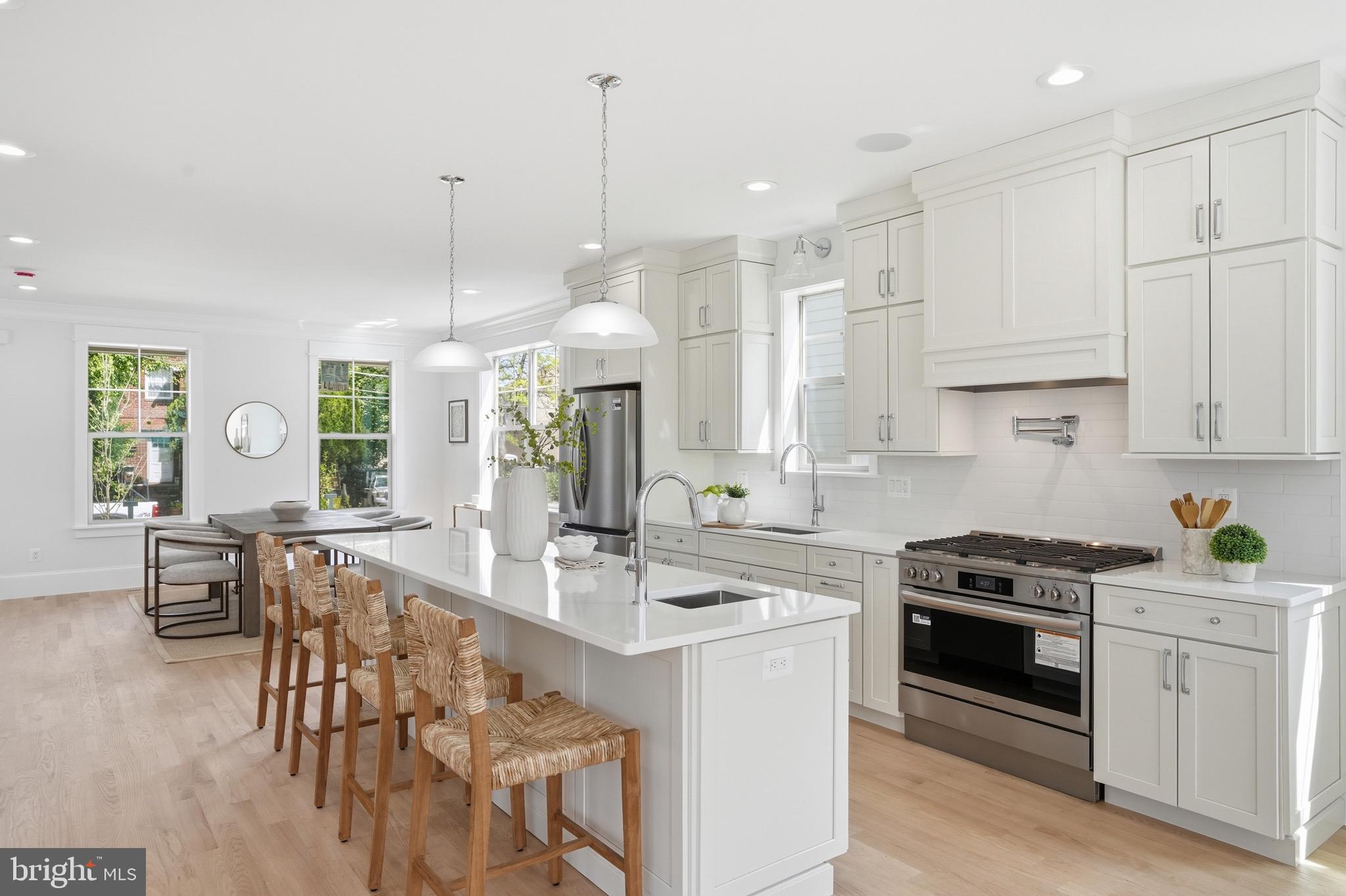 SOUTHGATE - Residential