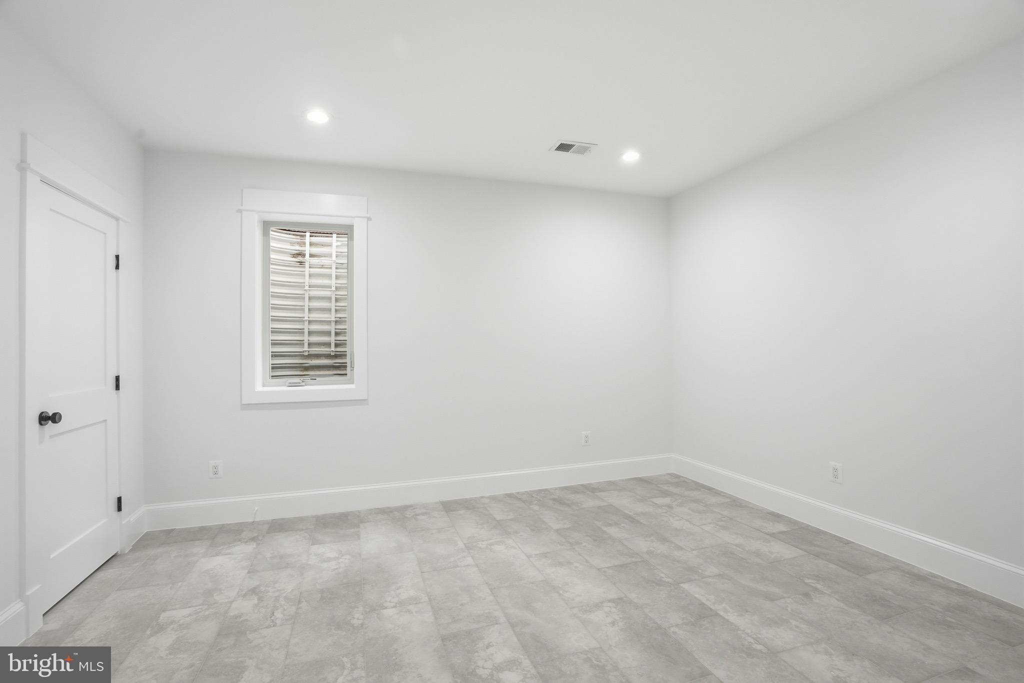 SOUTHGATE - Residential