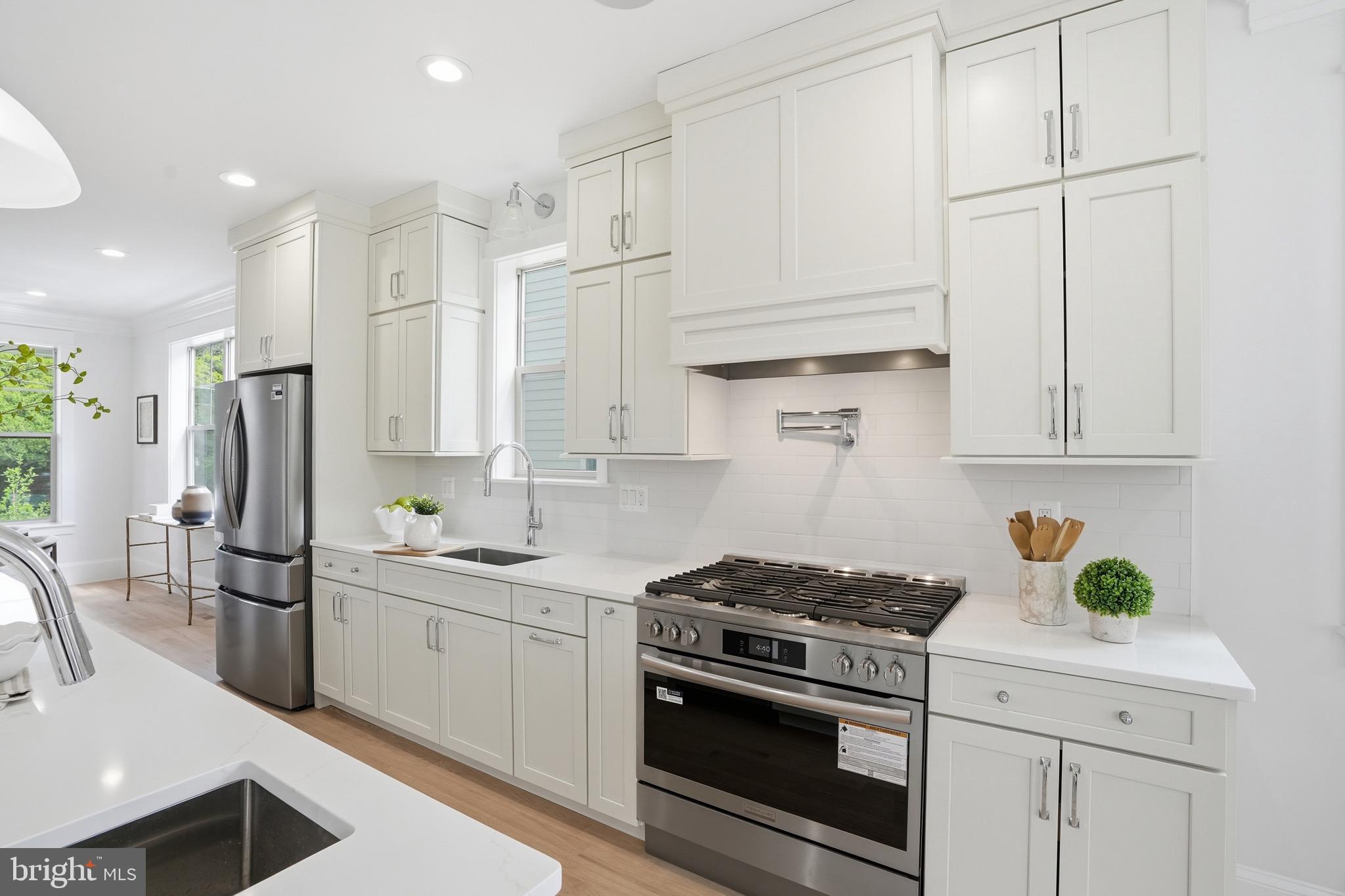 SOUTHGATE - Residential