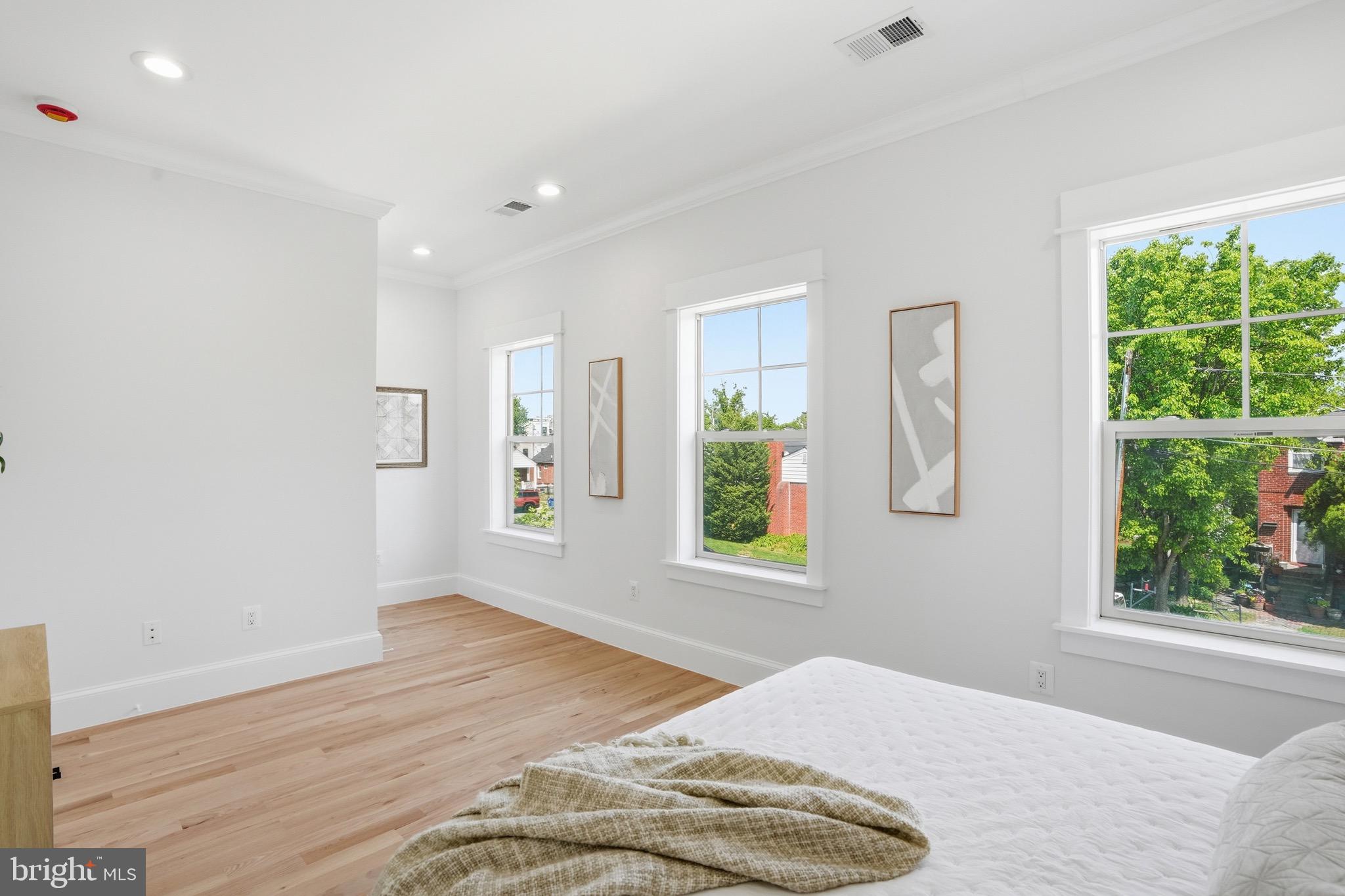 SOUTHGATE - Residential