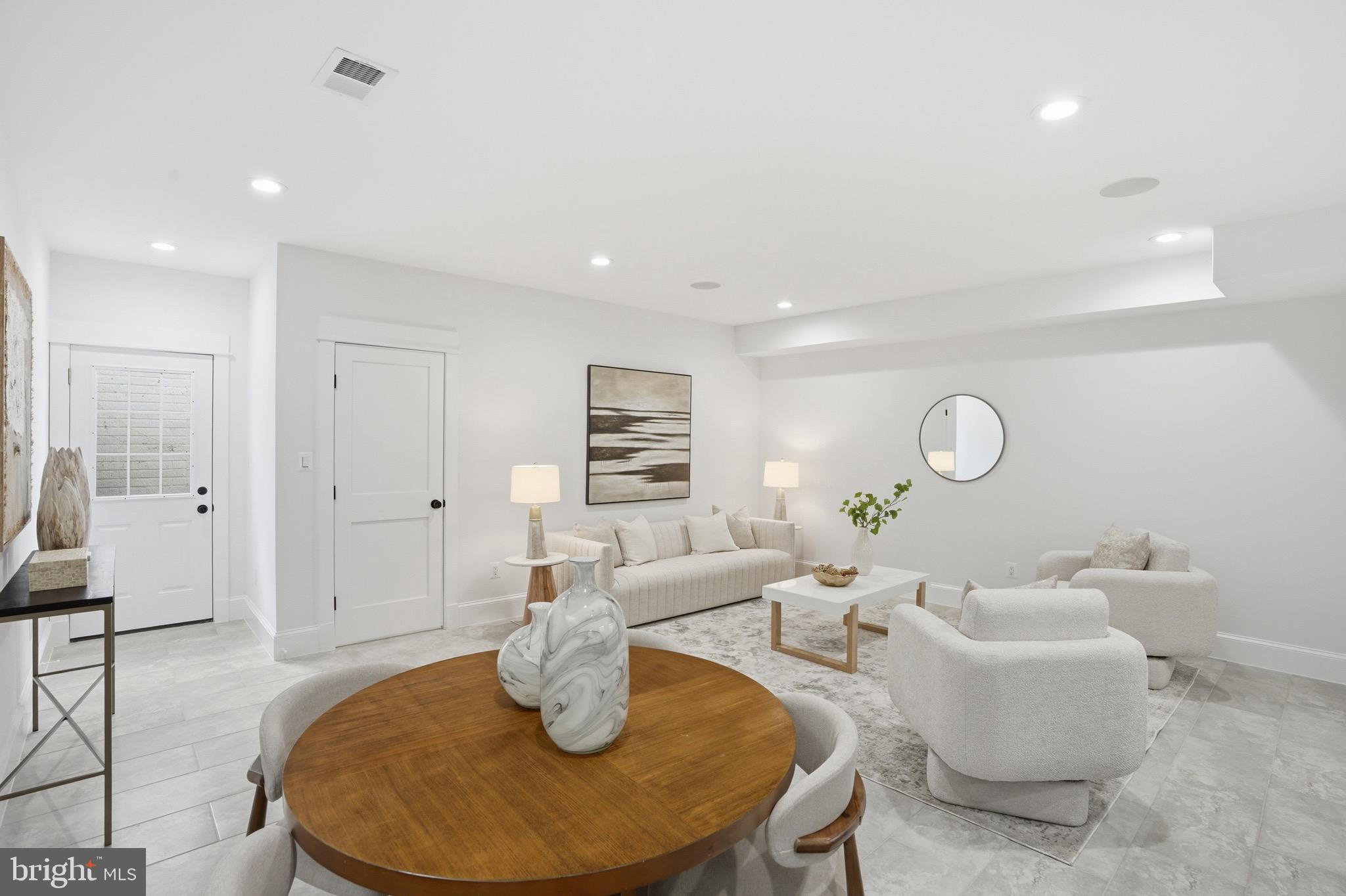 SOUTHGATE - Residential