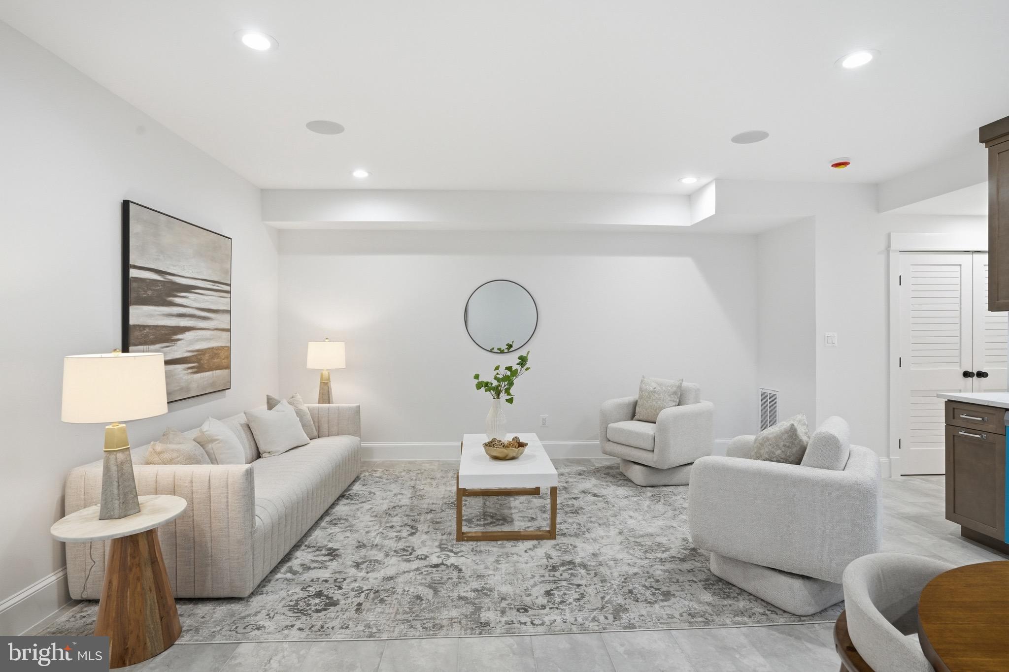 SOUTHGATE - Residential