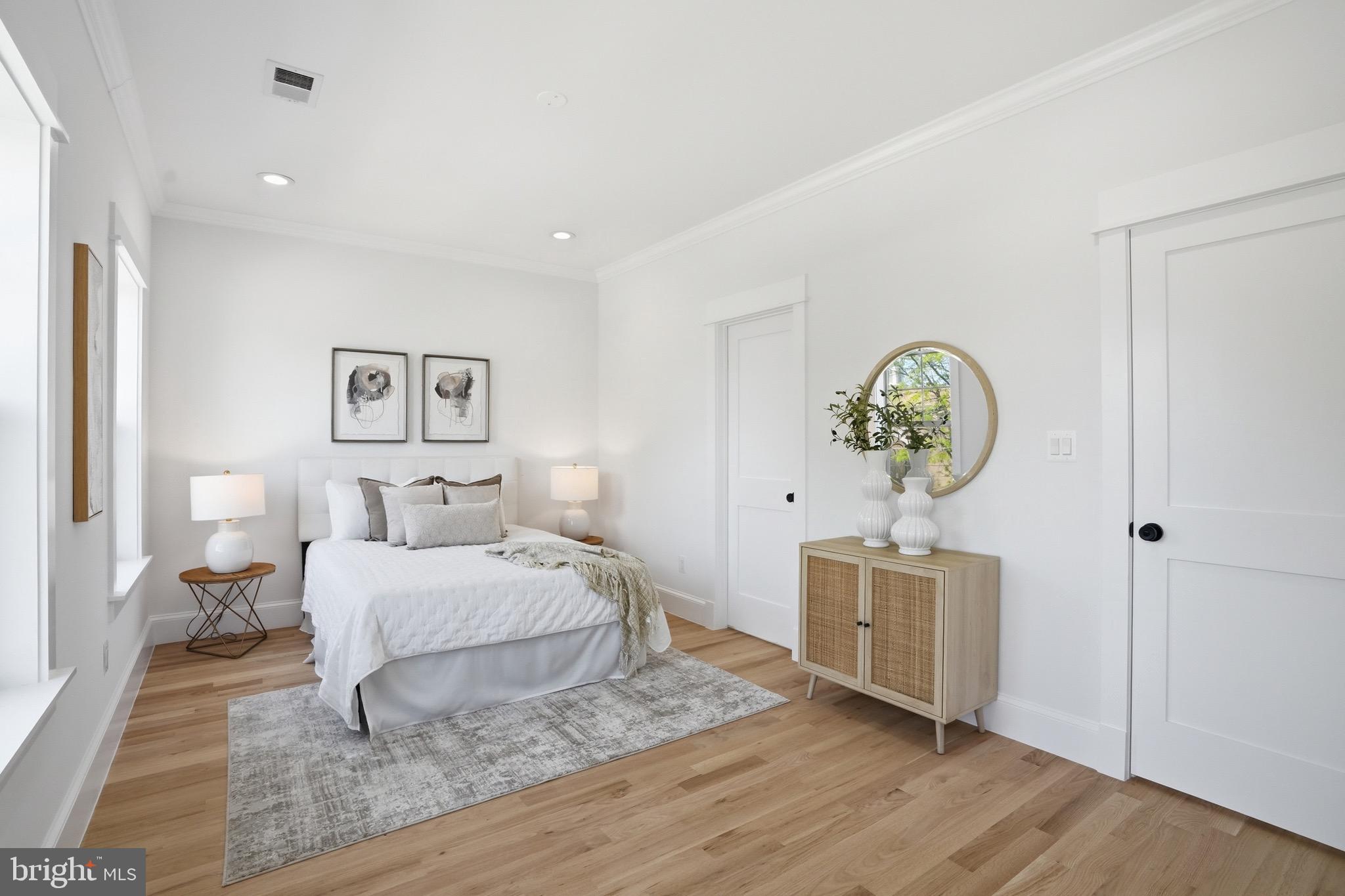 SOUTHGATE - Residential