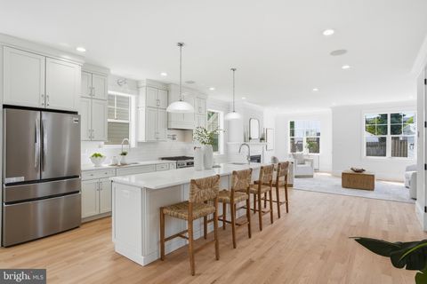 Photo of 1306 S Poe Street, ARLINGTON, VA 22204 (MLS # VAAR2070250)