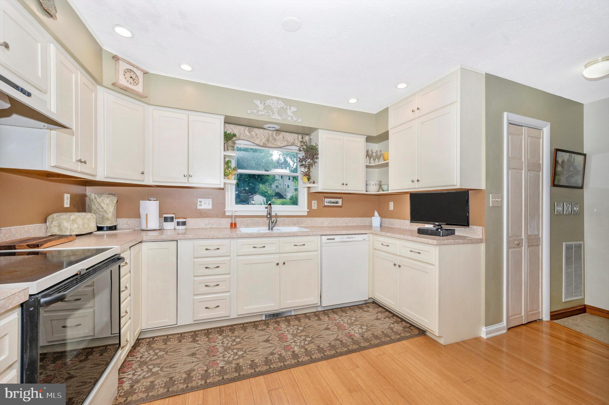 BRUNSWICK - Residential