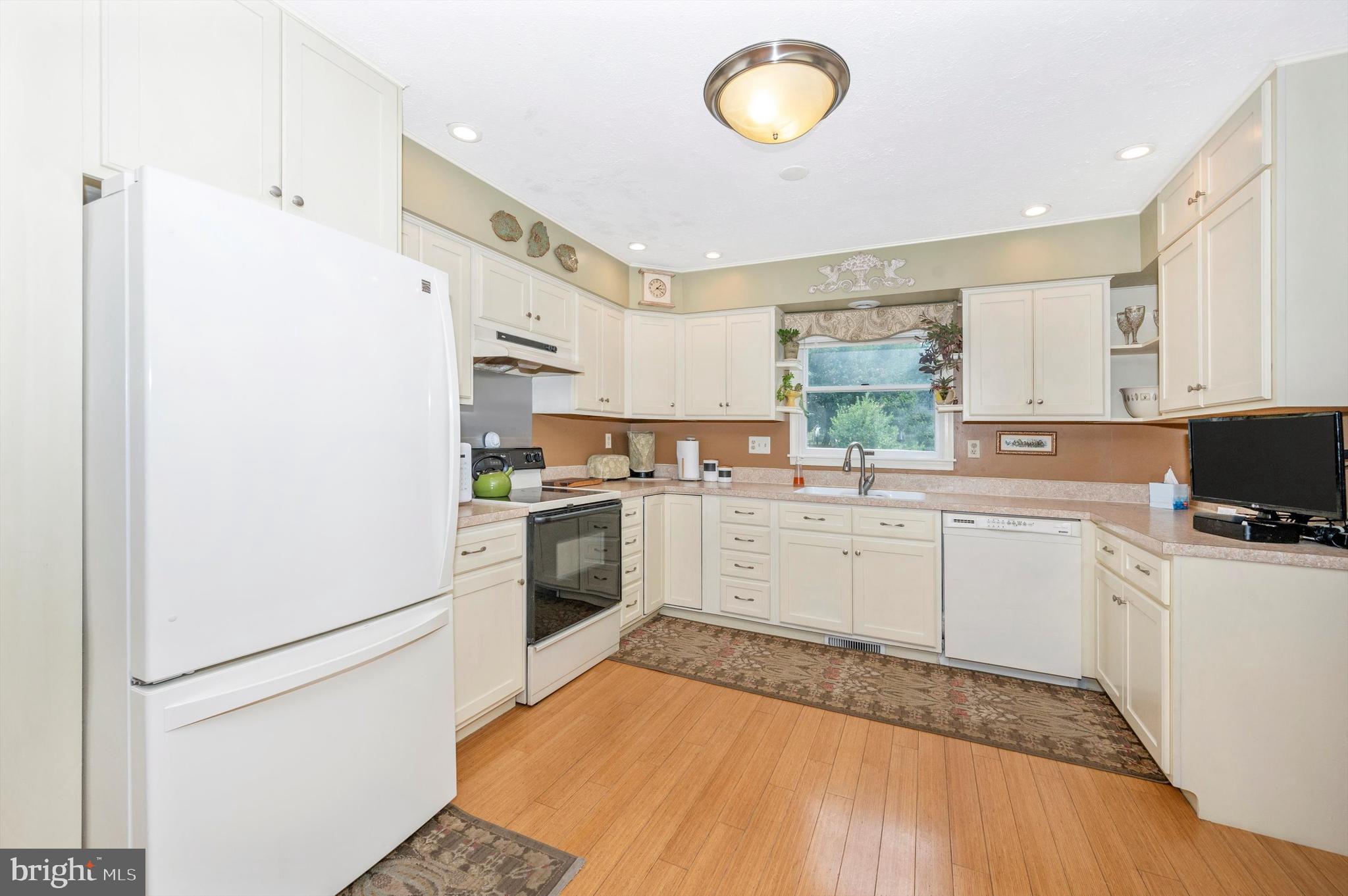 BRUNSWICK - Residential