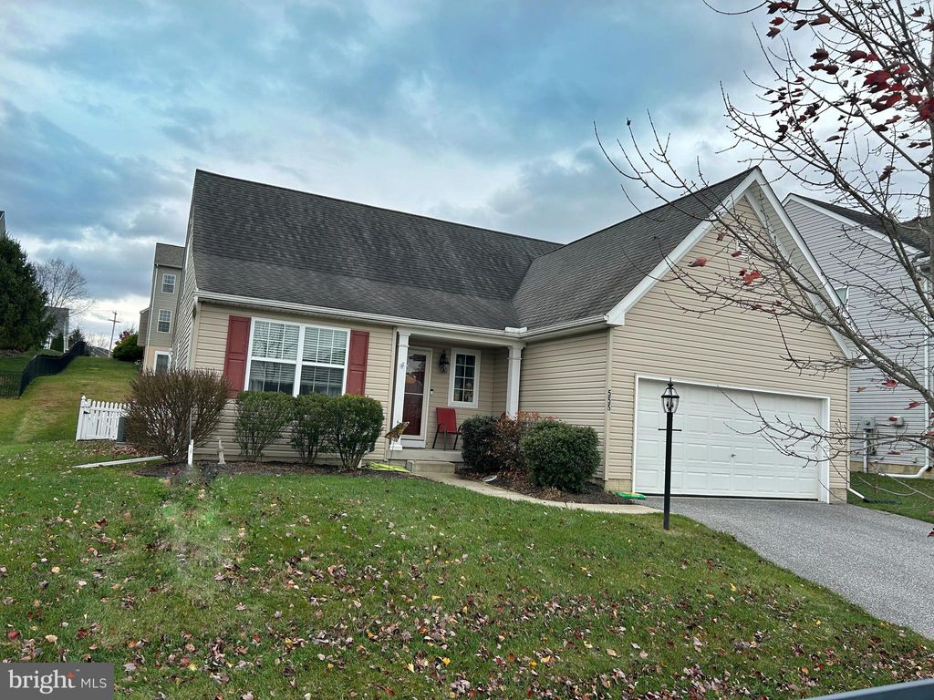 Photo of 555 Countryside Road, SEVEN VALLEYS, PA 17360 (MLS # PAYK2094410)