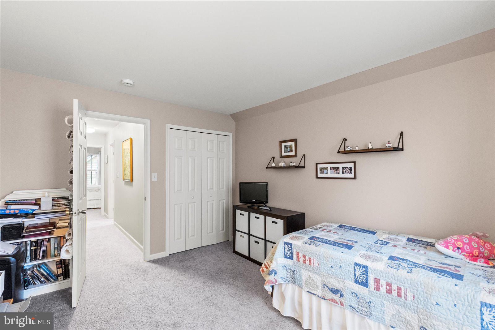 LOGANS RESERVE - Residential