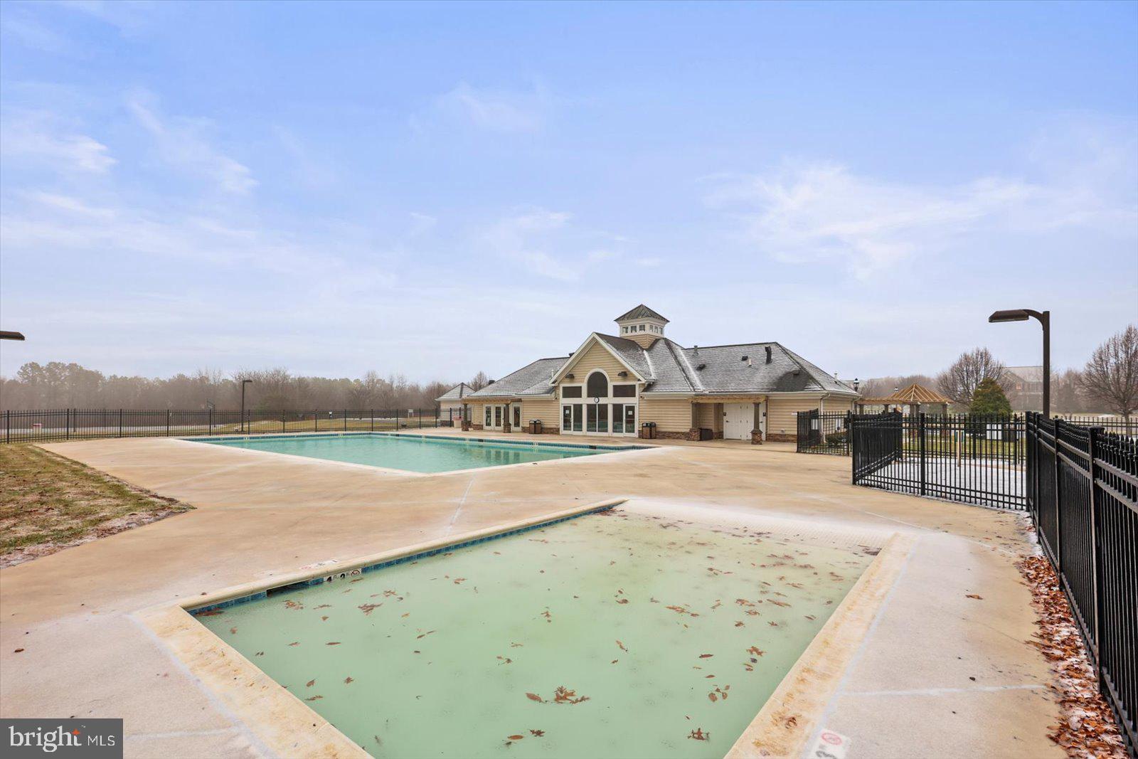 LOGANS RESERVE - Residential