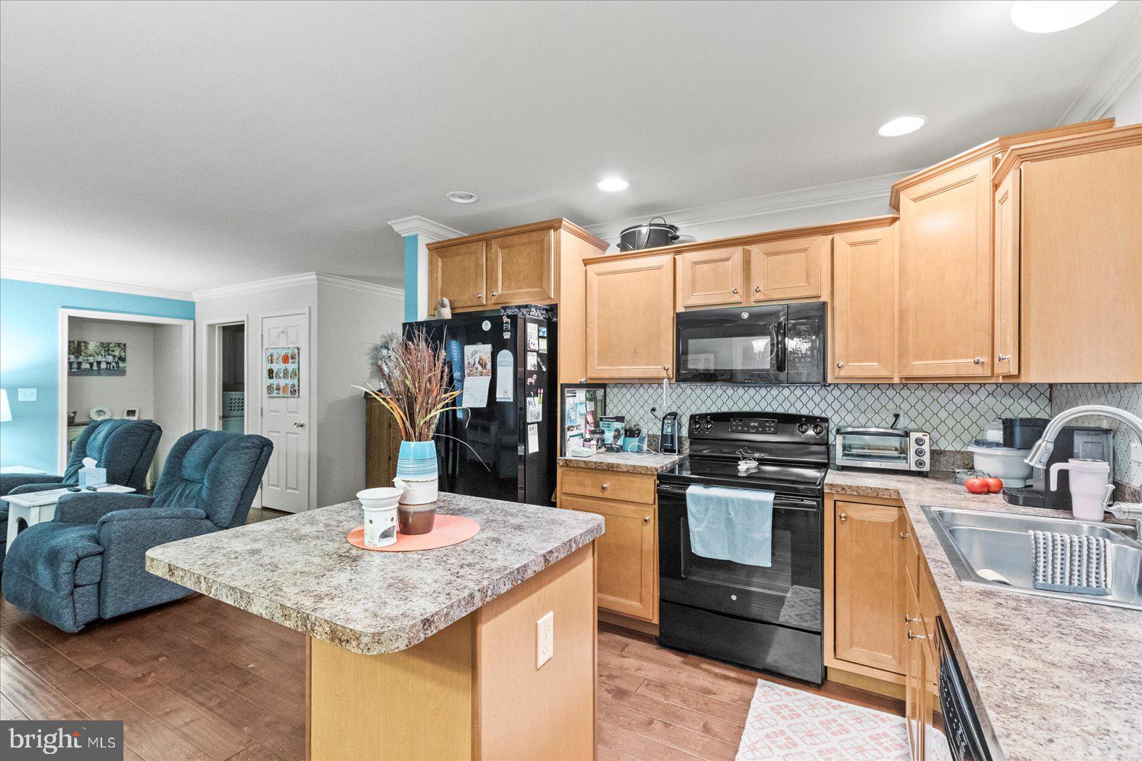 LOGANS RESERVE - Residential