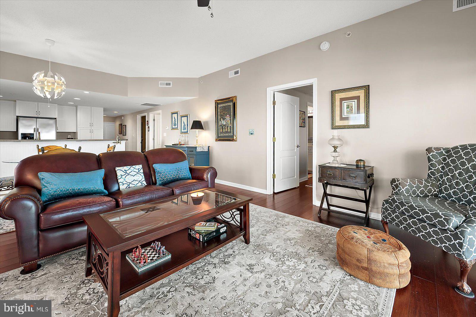 HARBOUR LIGHT CONDOS - Residential