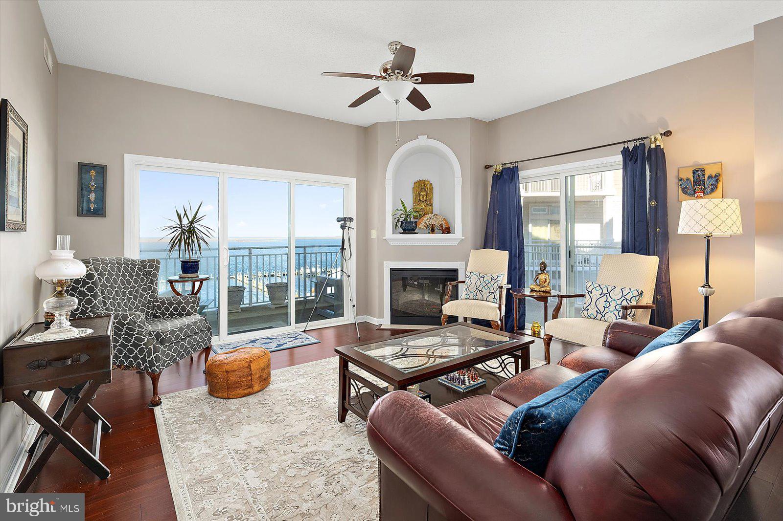 HARBOUR LIGHT CONDOS - Residential