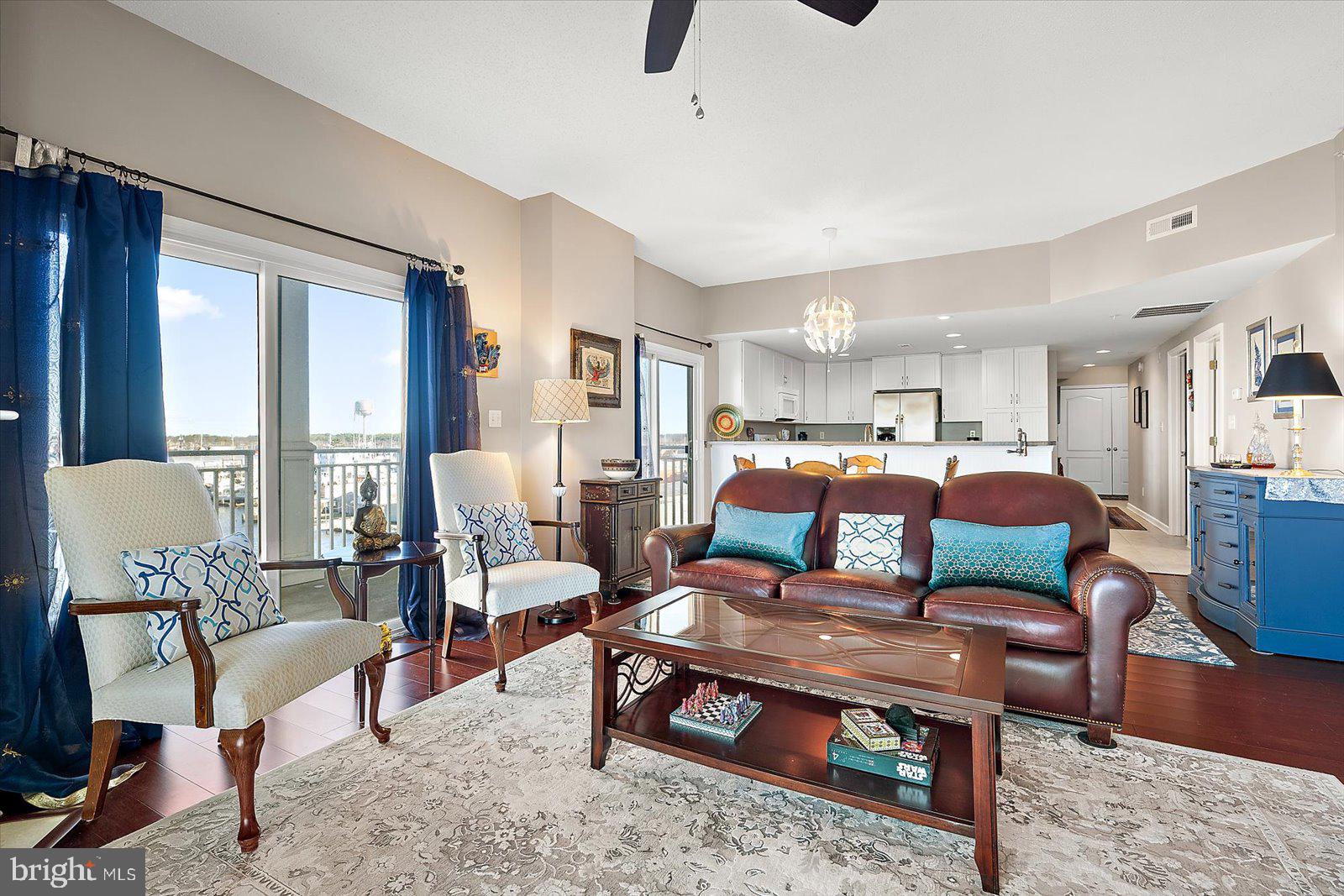 HARBOUR LIGHT CONDOS - Residential