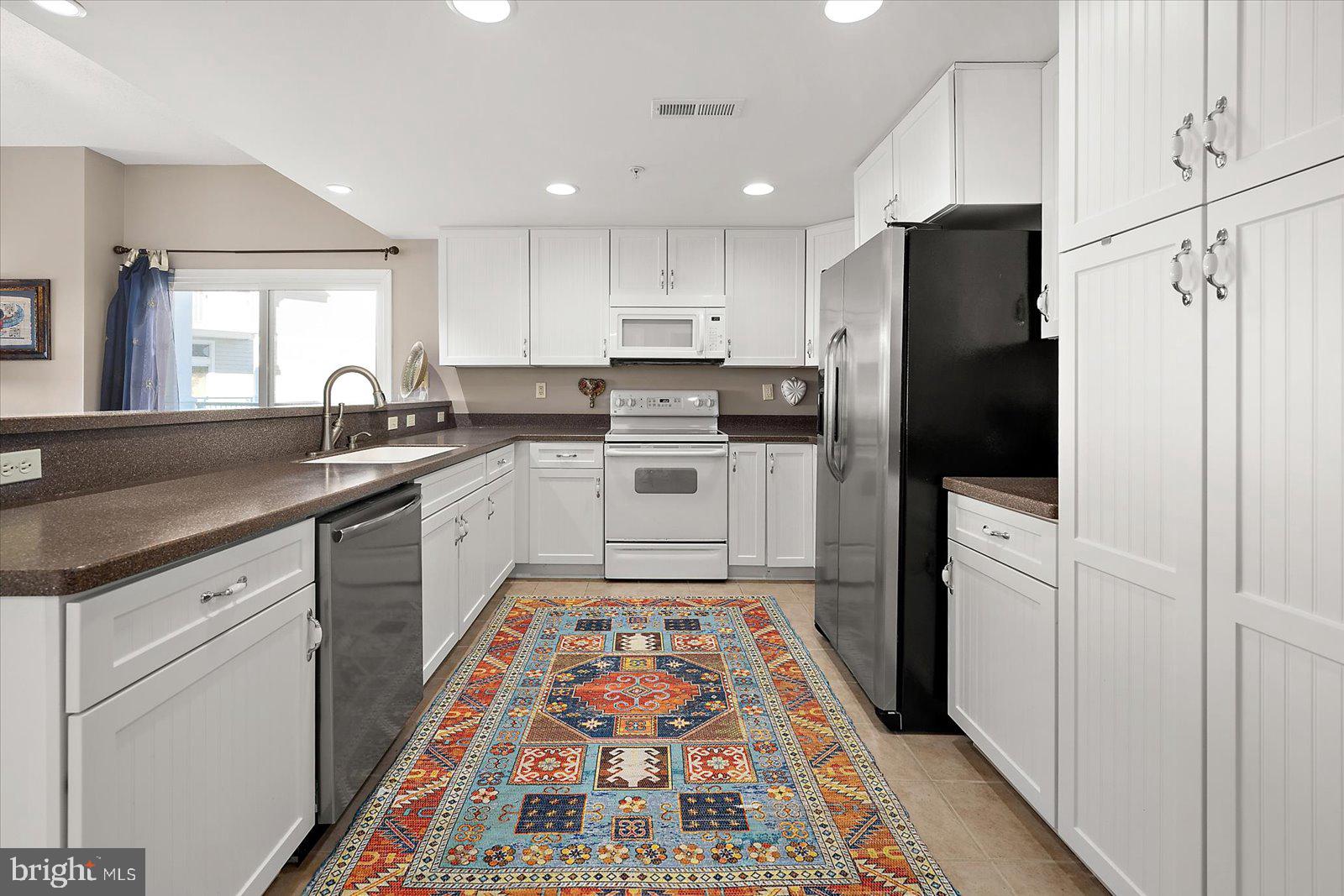 HARBOUR LIGHT CONDOS - Residential