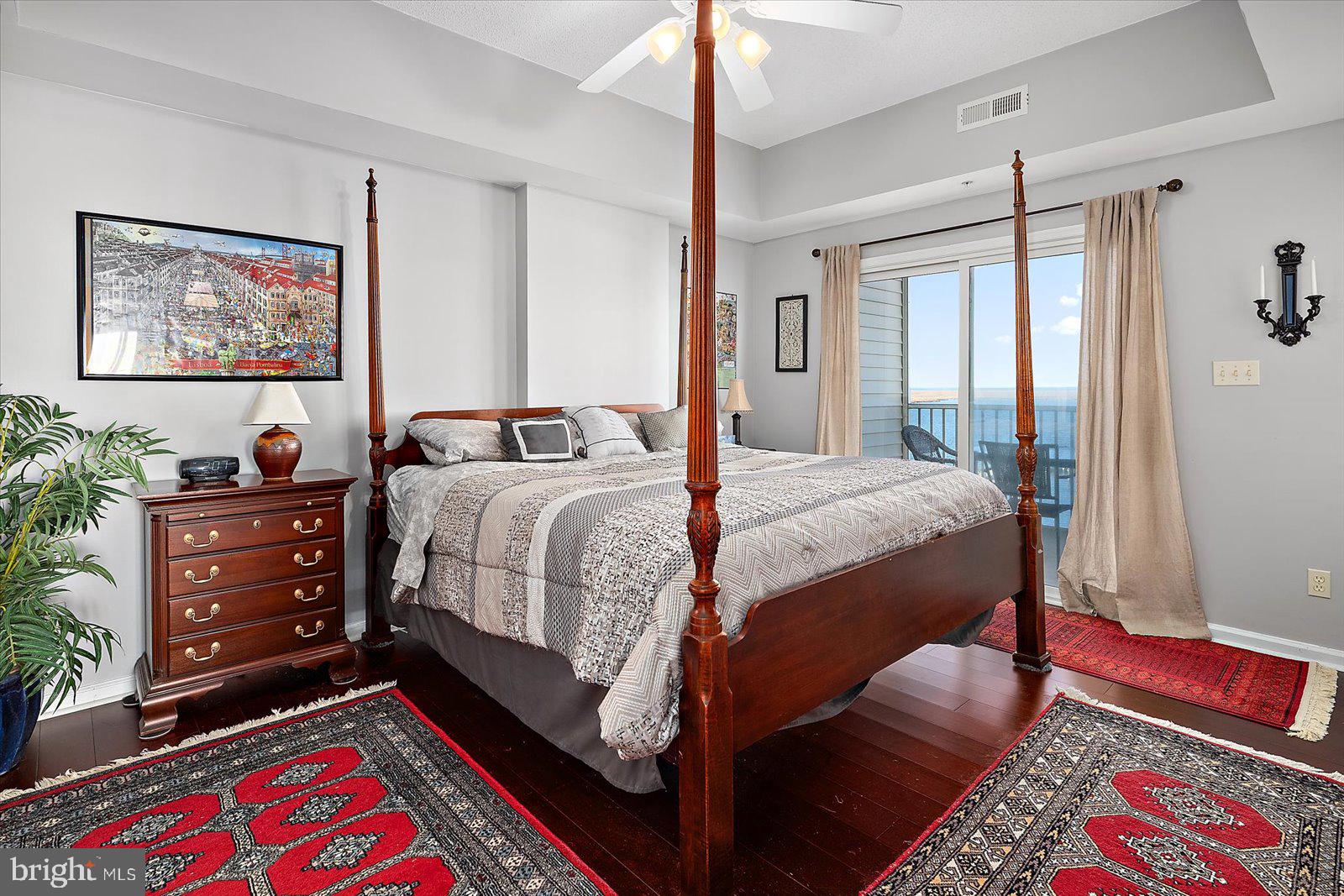 HARBOUR LIGHT CONDOS - Residential